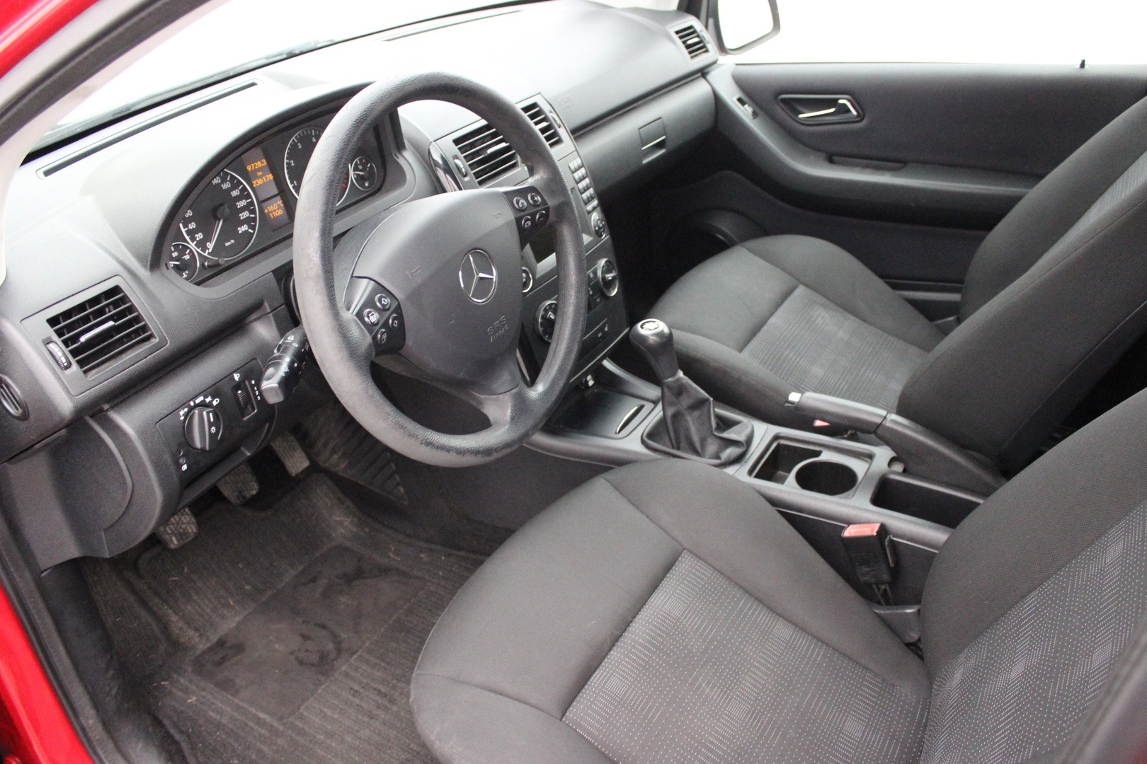 MERCEDES-BENZ A 2010