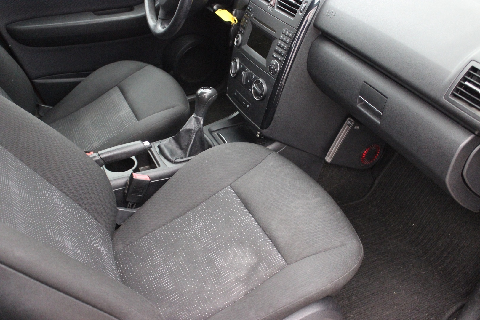 MERCEDES-BENZ A 2010