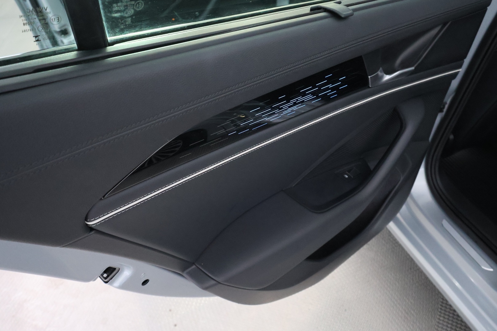 VOLKSWAGEN Passat 13
