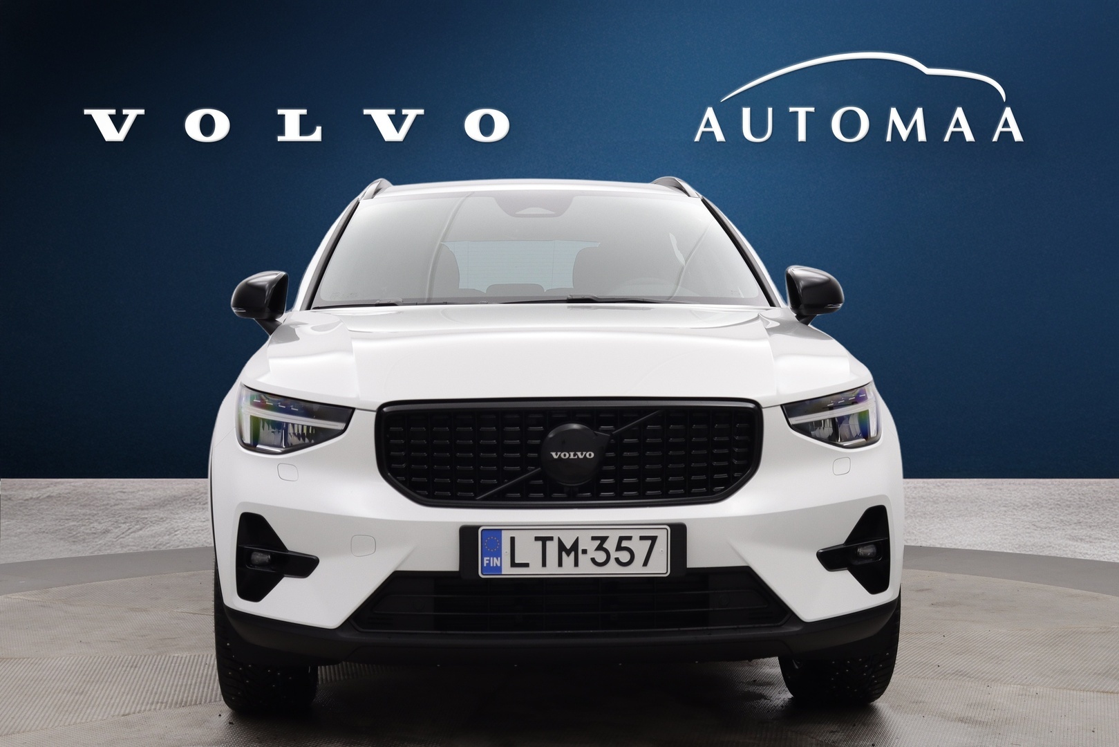 VOLVO XC40 2026