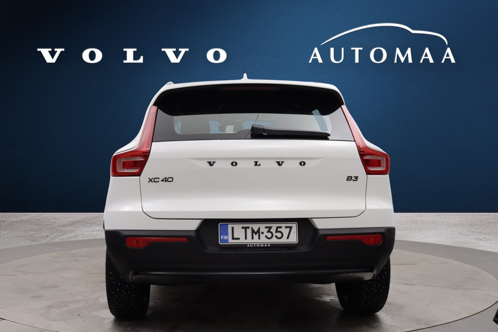 VOLVO XC40 2026