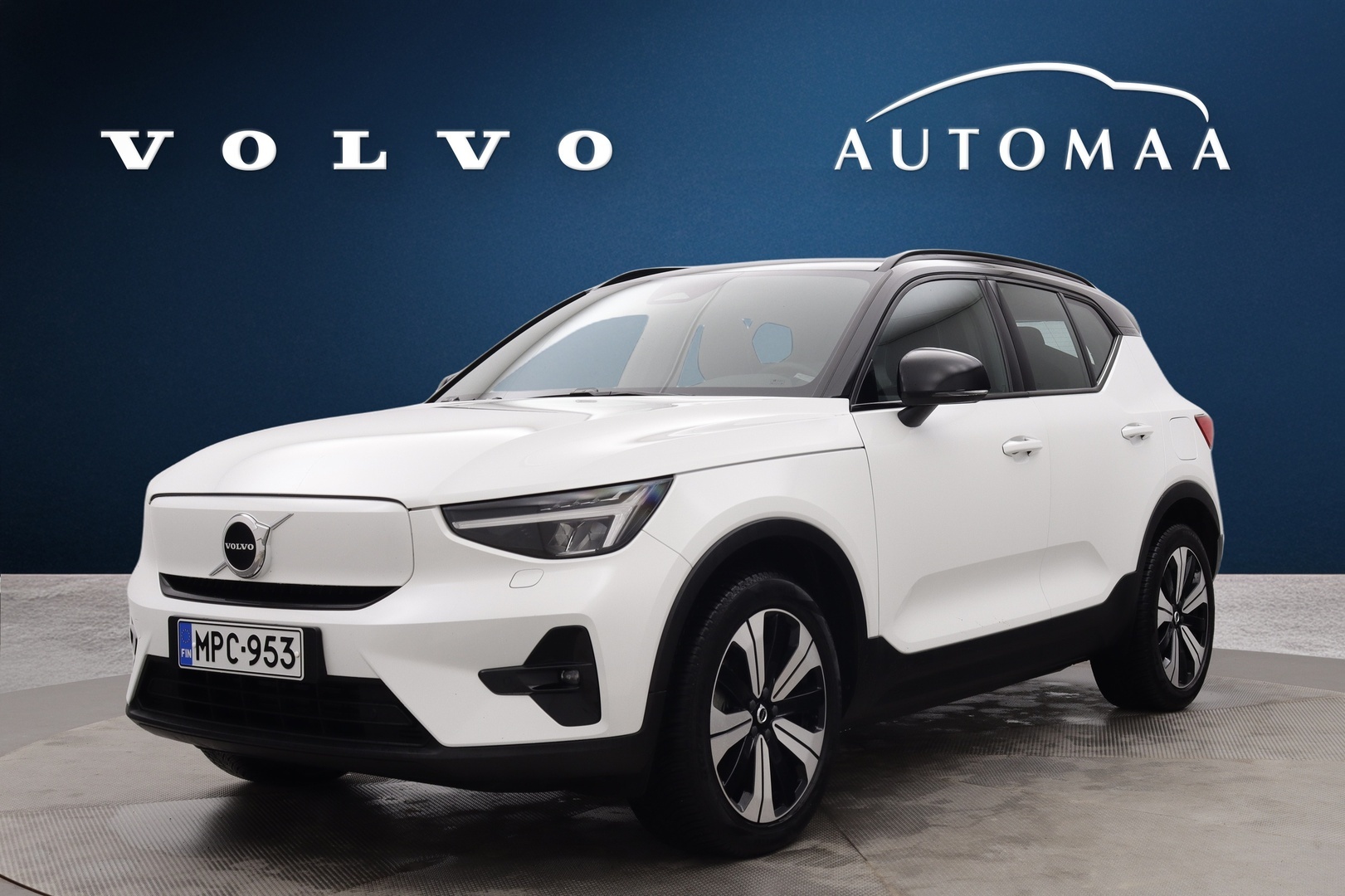 VOLVO XC40 2023