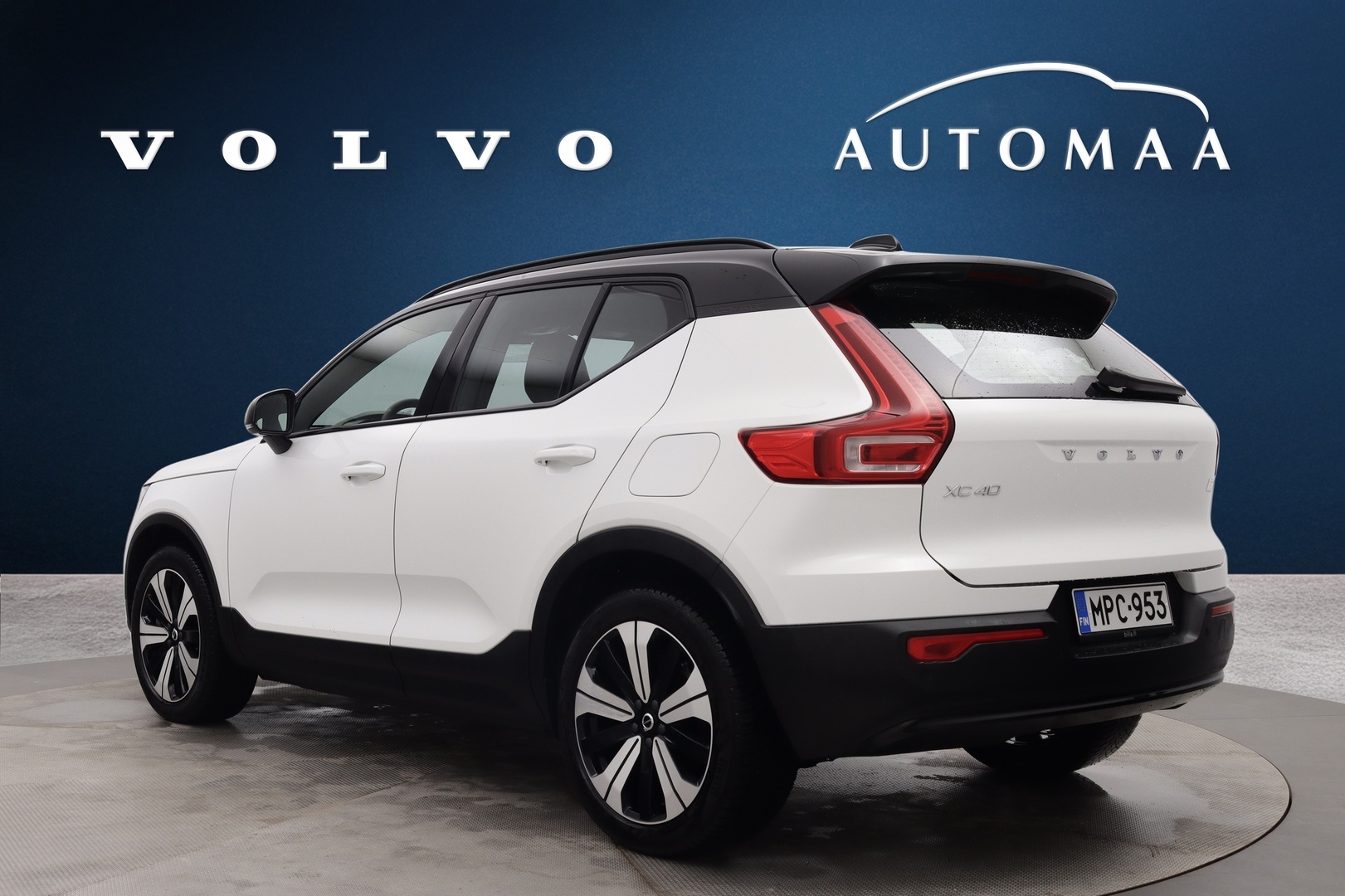 VOLVO XC40 2023