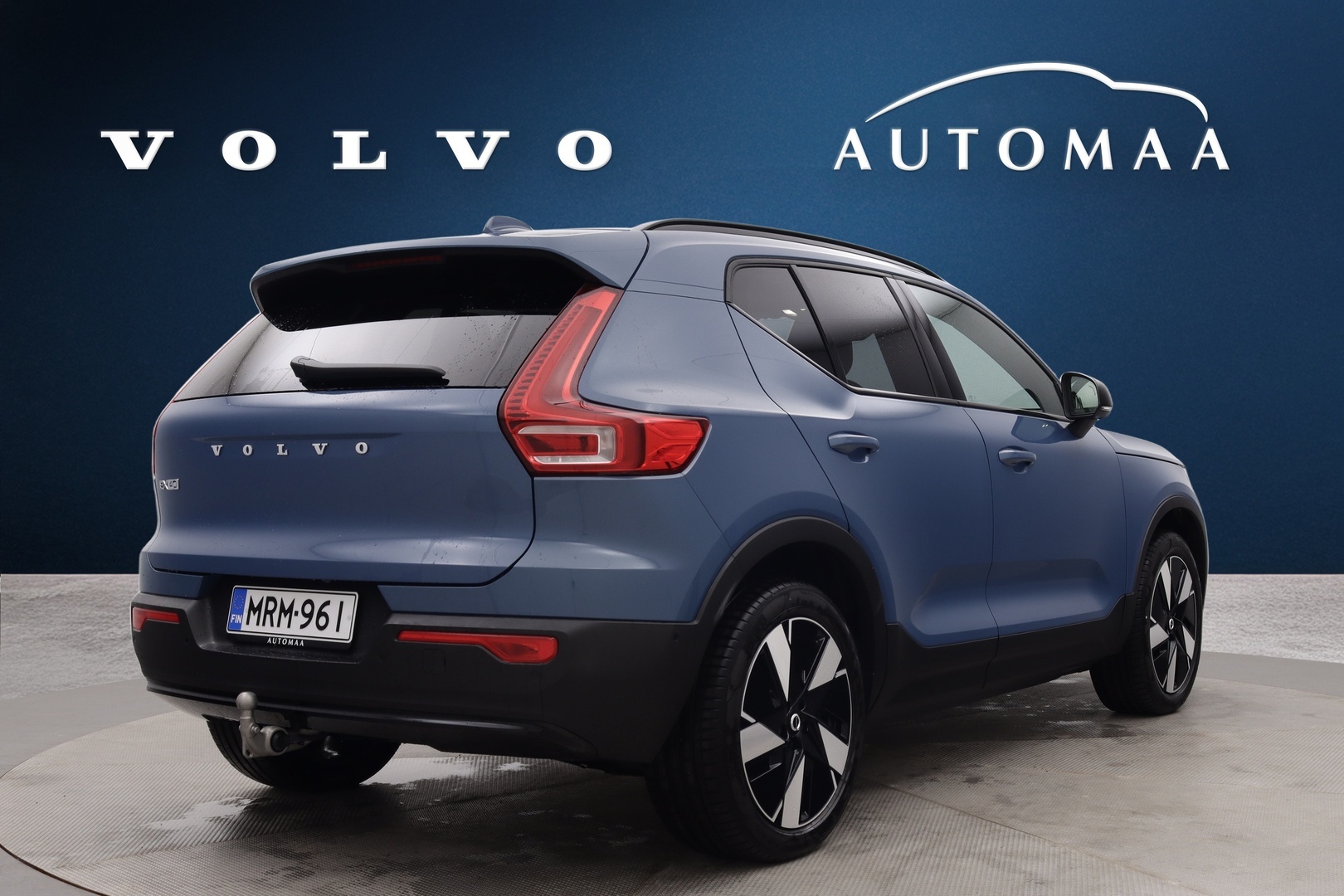 VOLVO EX40 4