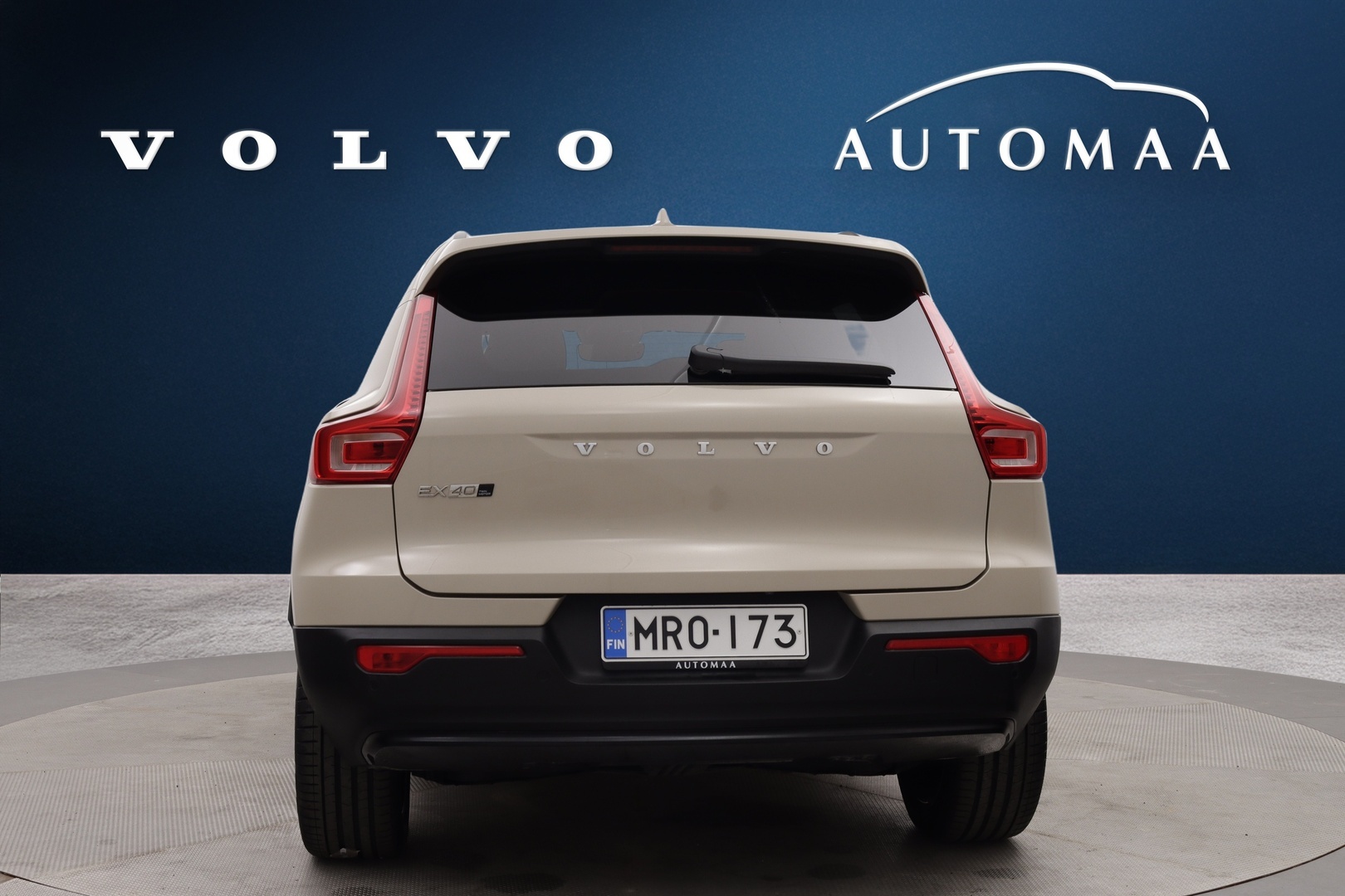 VOLVO EX40 5