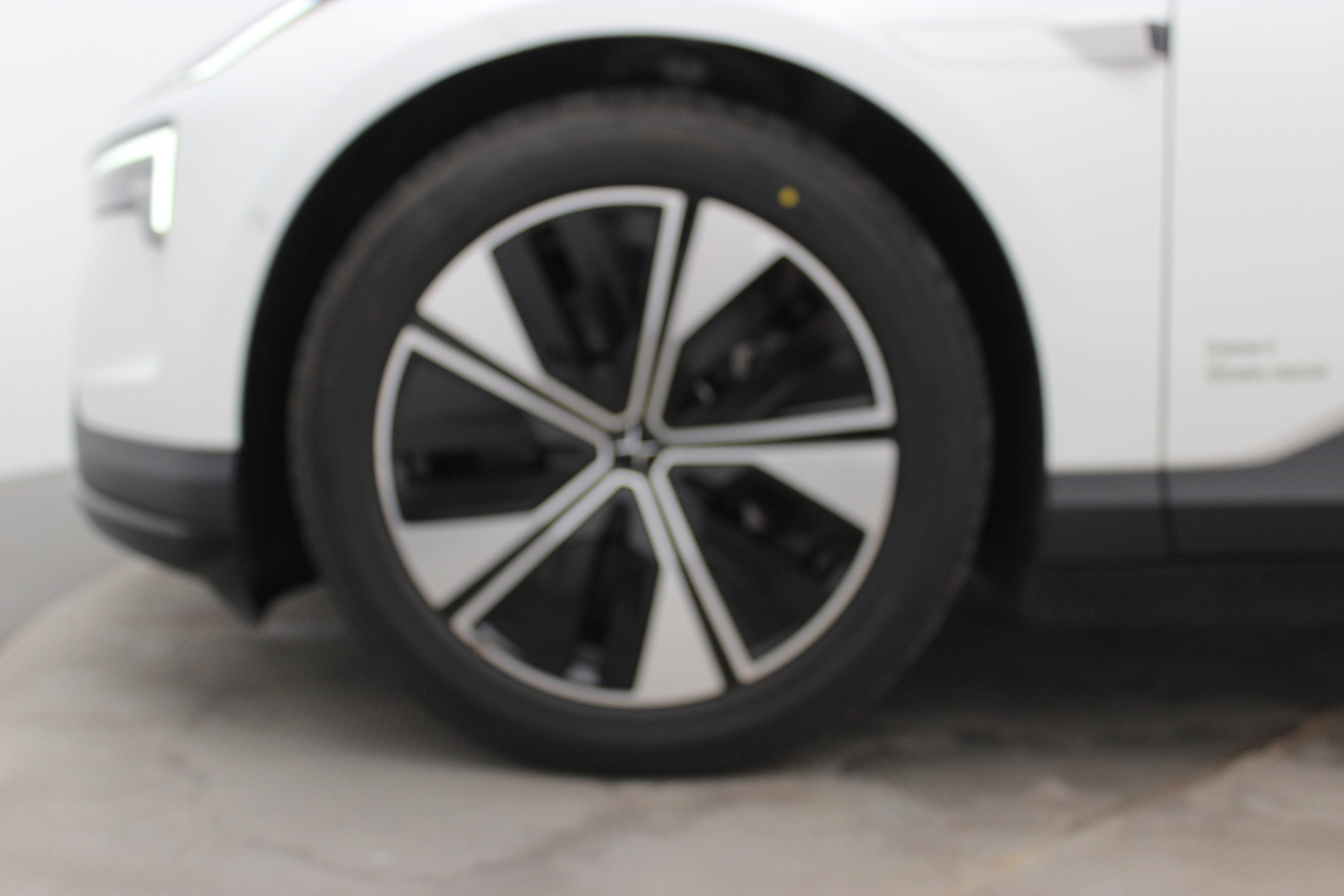POLESTAR 4 2026