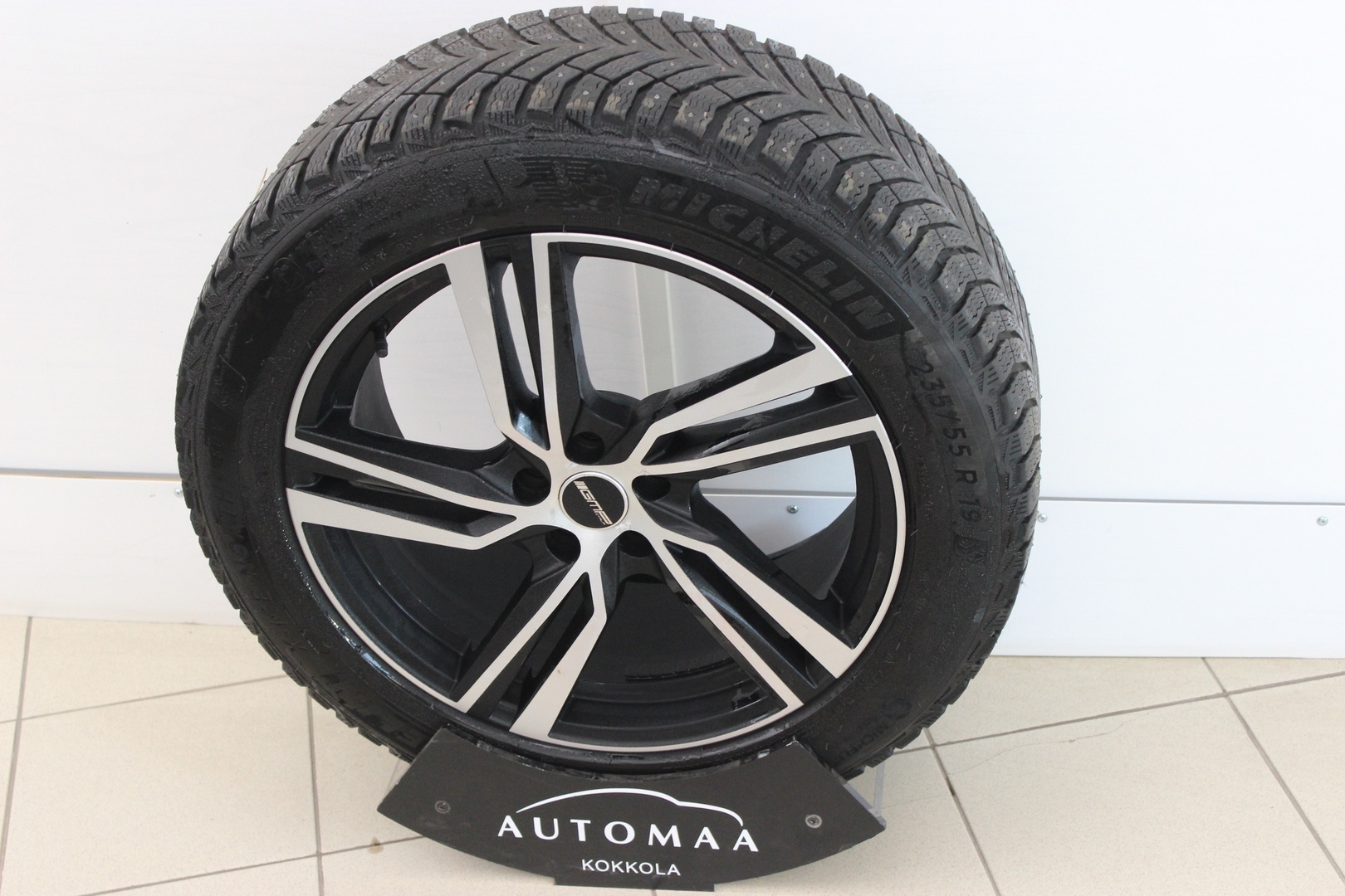 VOLVO XC60 2023