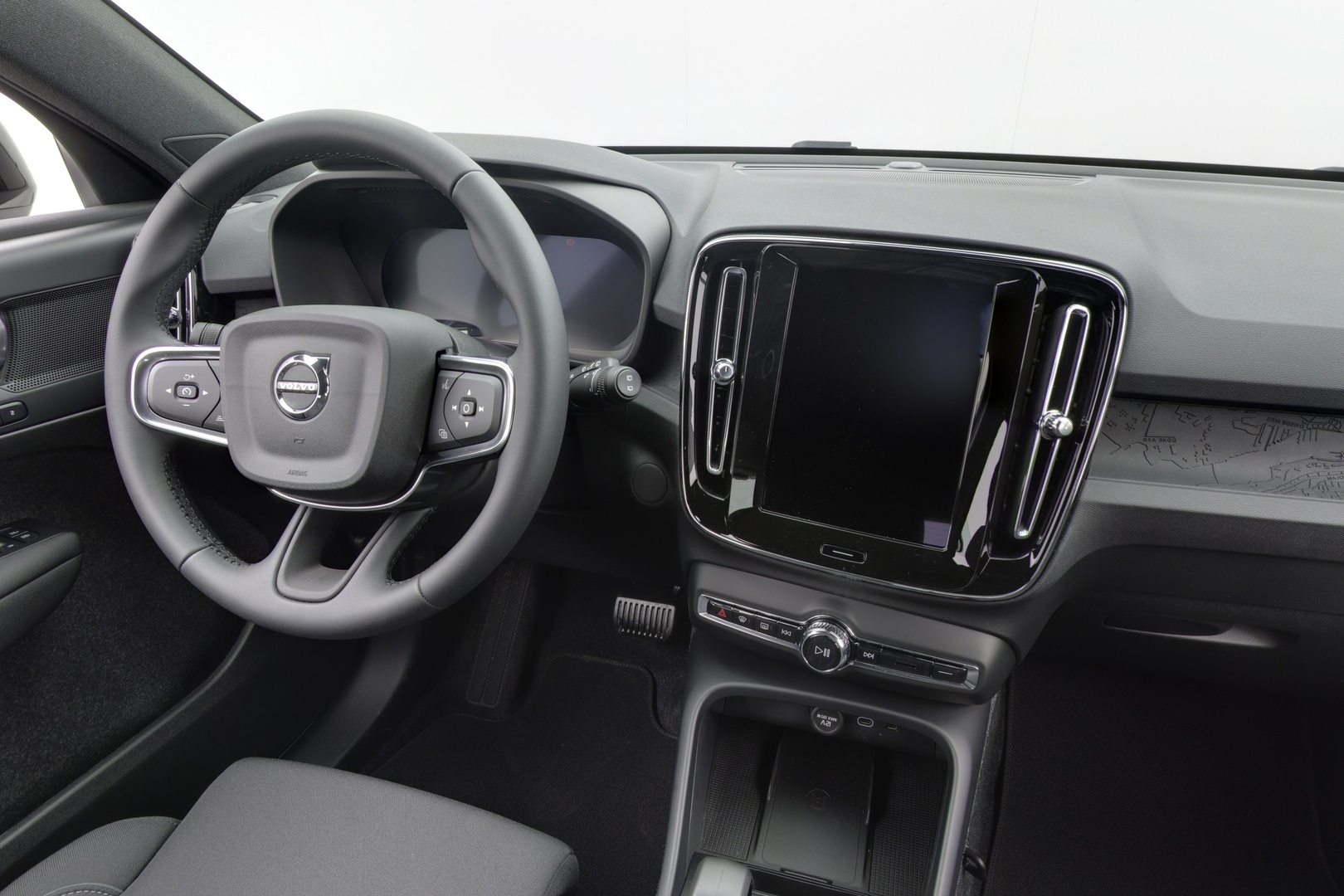 VOLVO EX40 2025