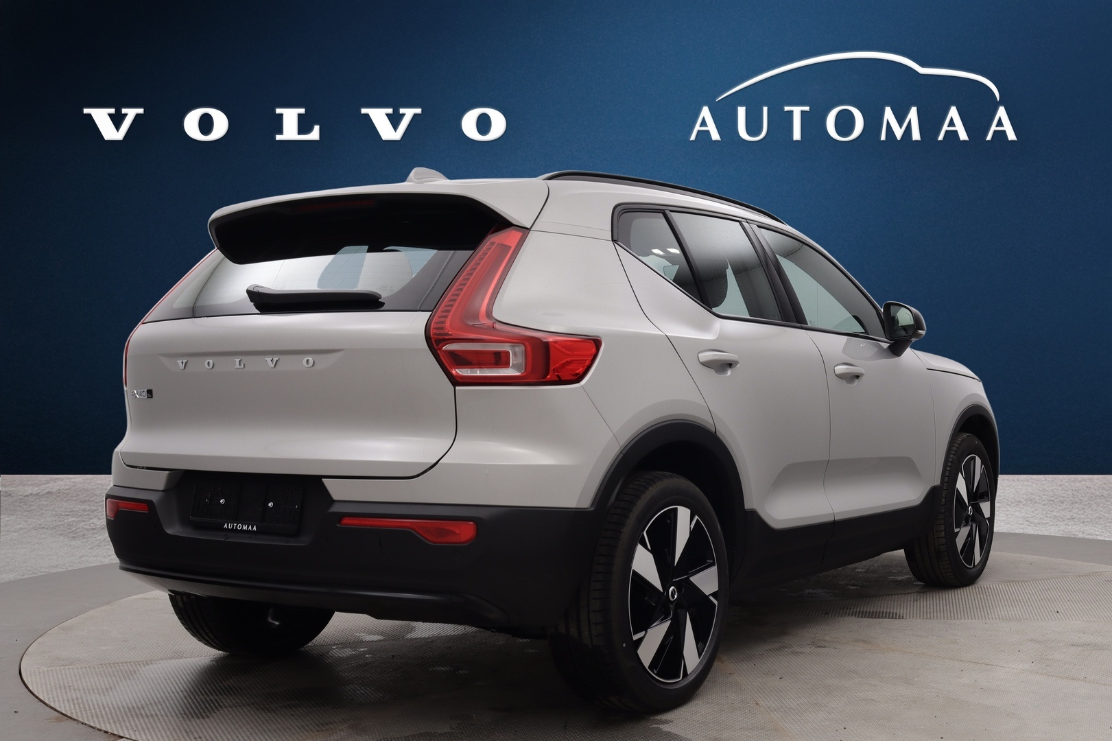VOLVO EX40 2025