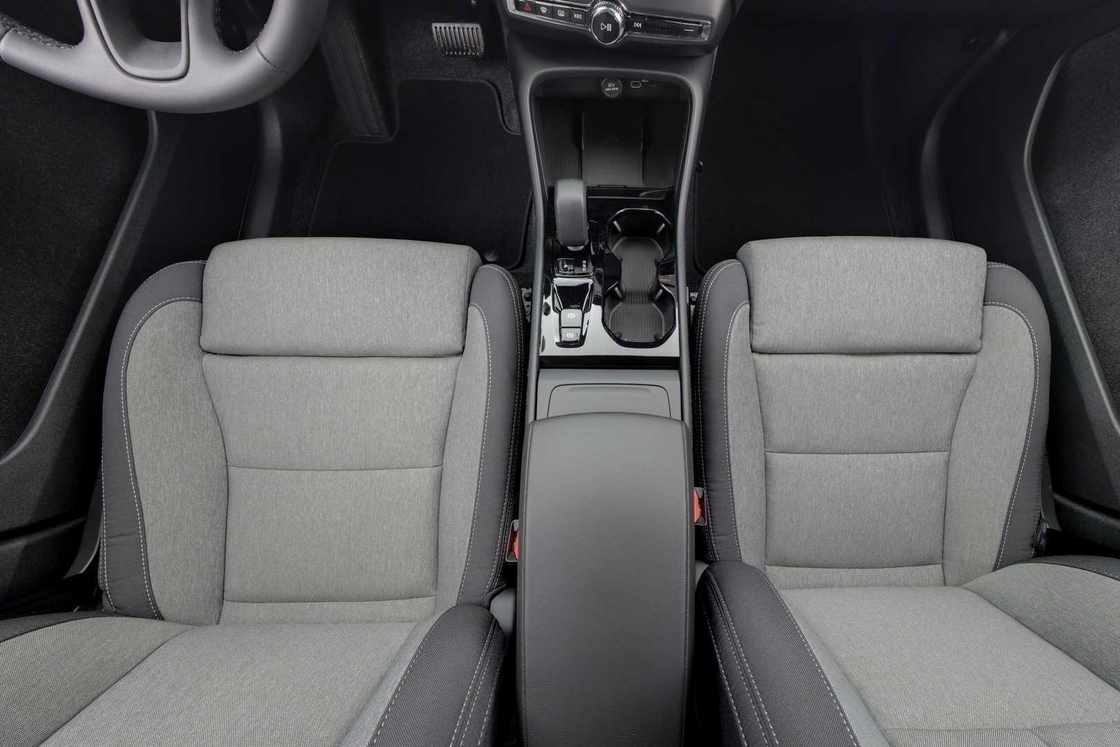 VOLVO XC40 9