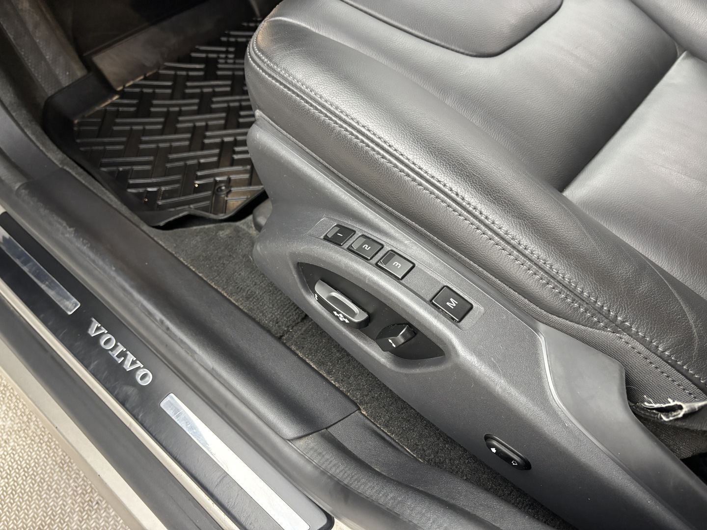 VOLVO XC60 14