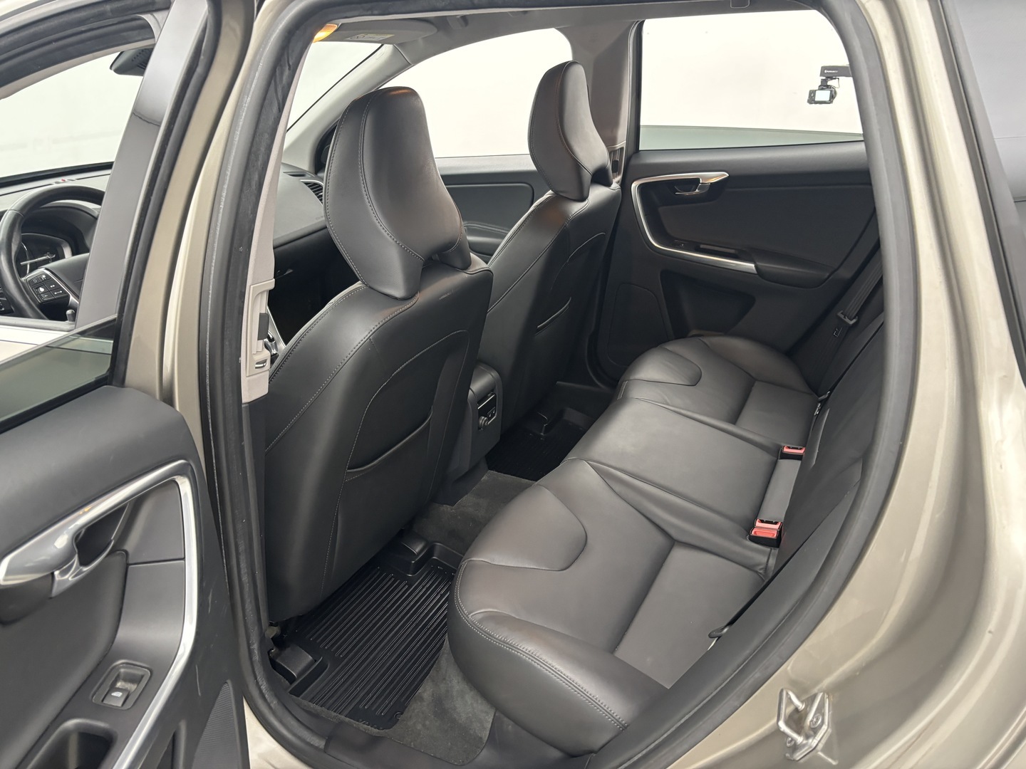 VOLVO XC60 19