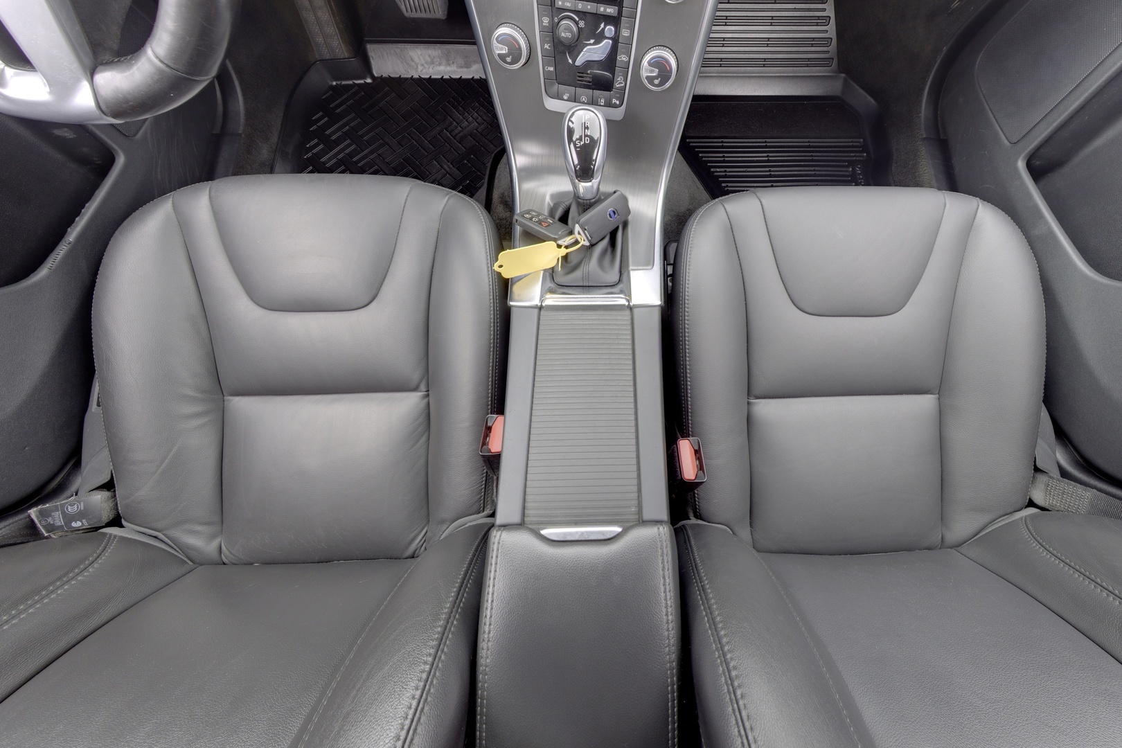 VOLVO XC60 9