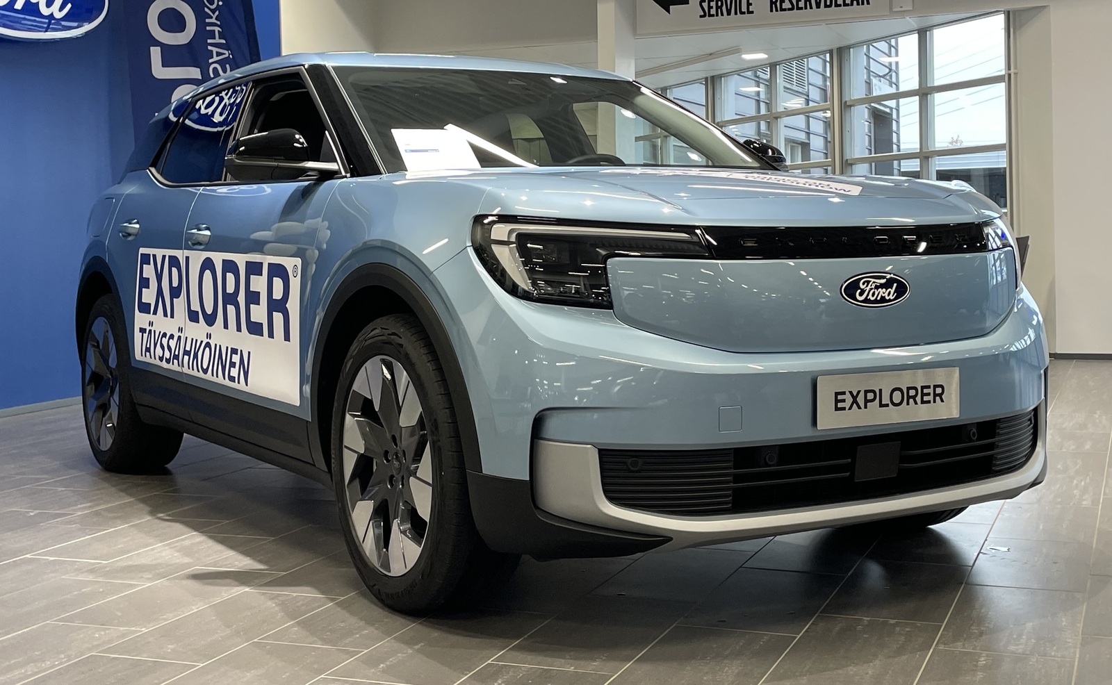 FORD Explorer 1