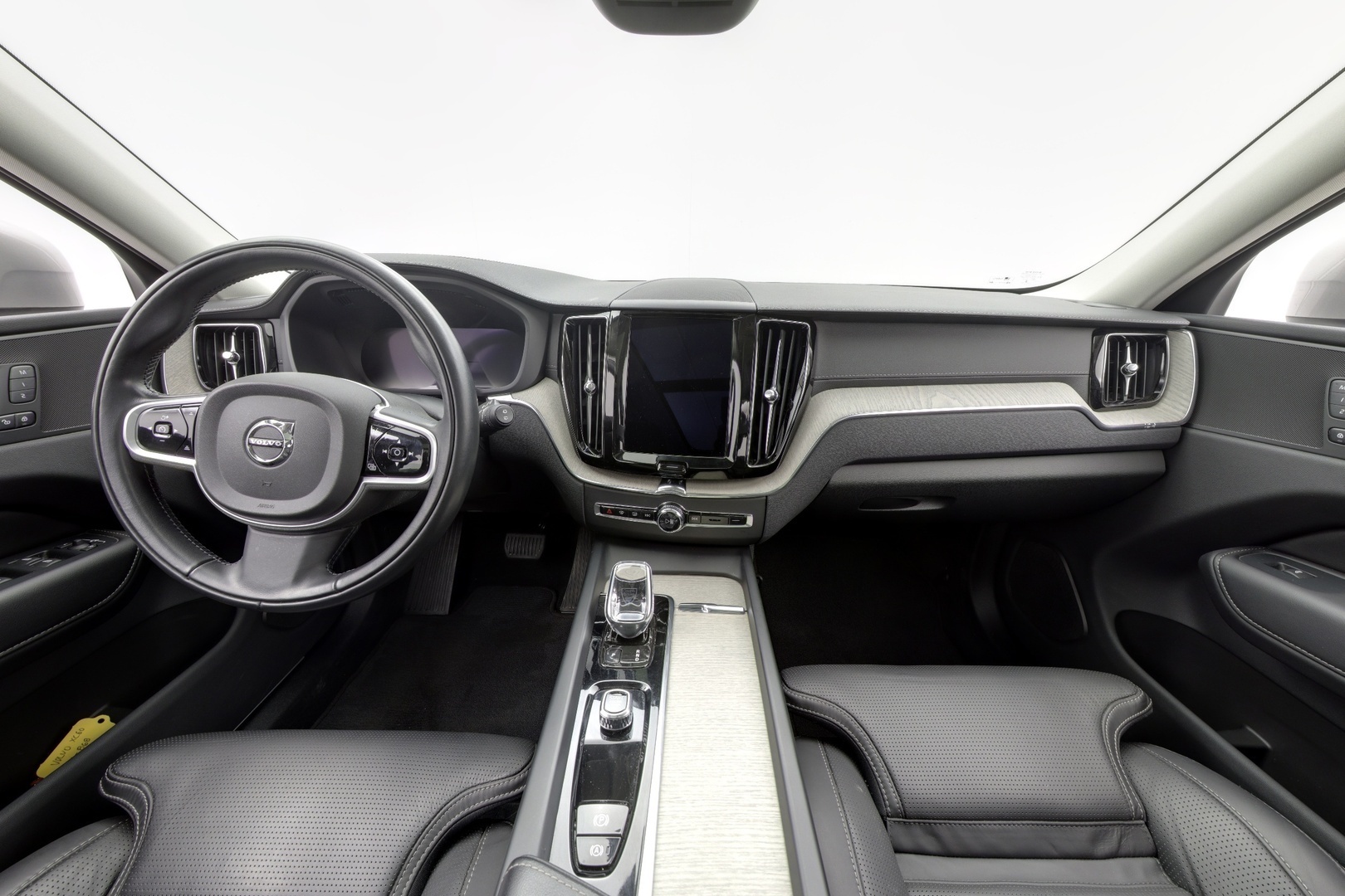 VOLVO XC60 7