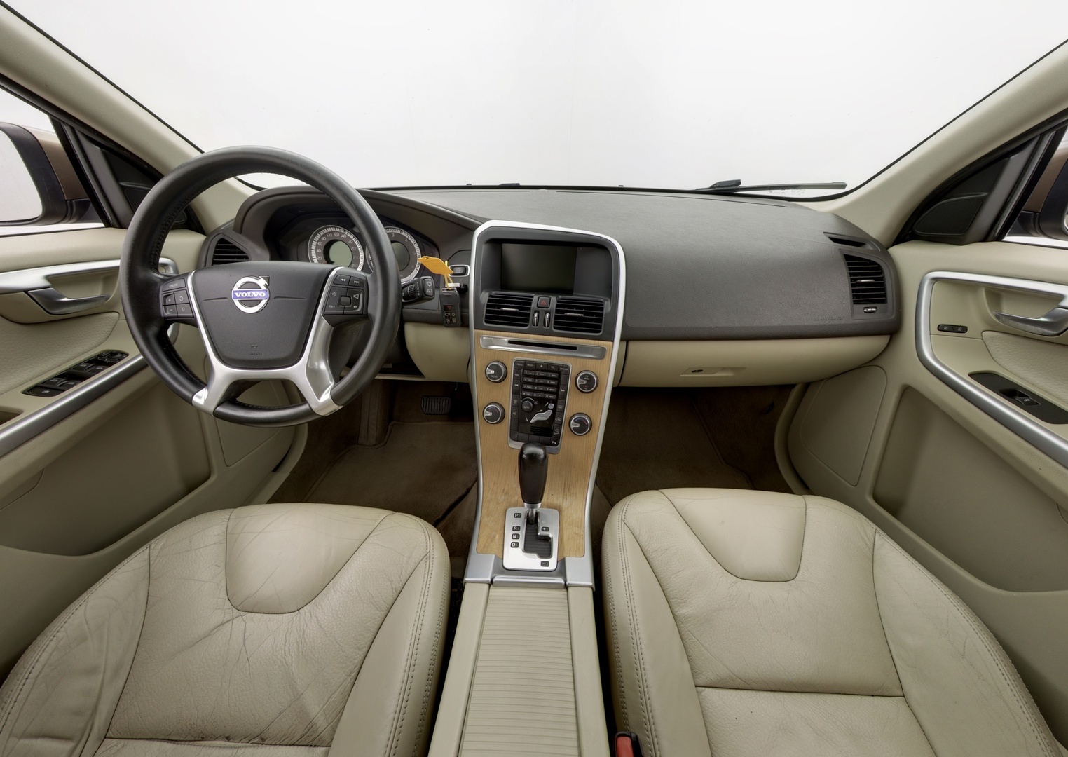 VOLVO XC60 7