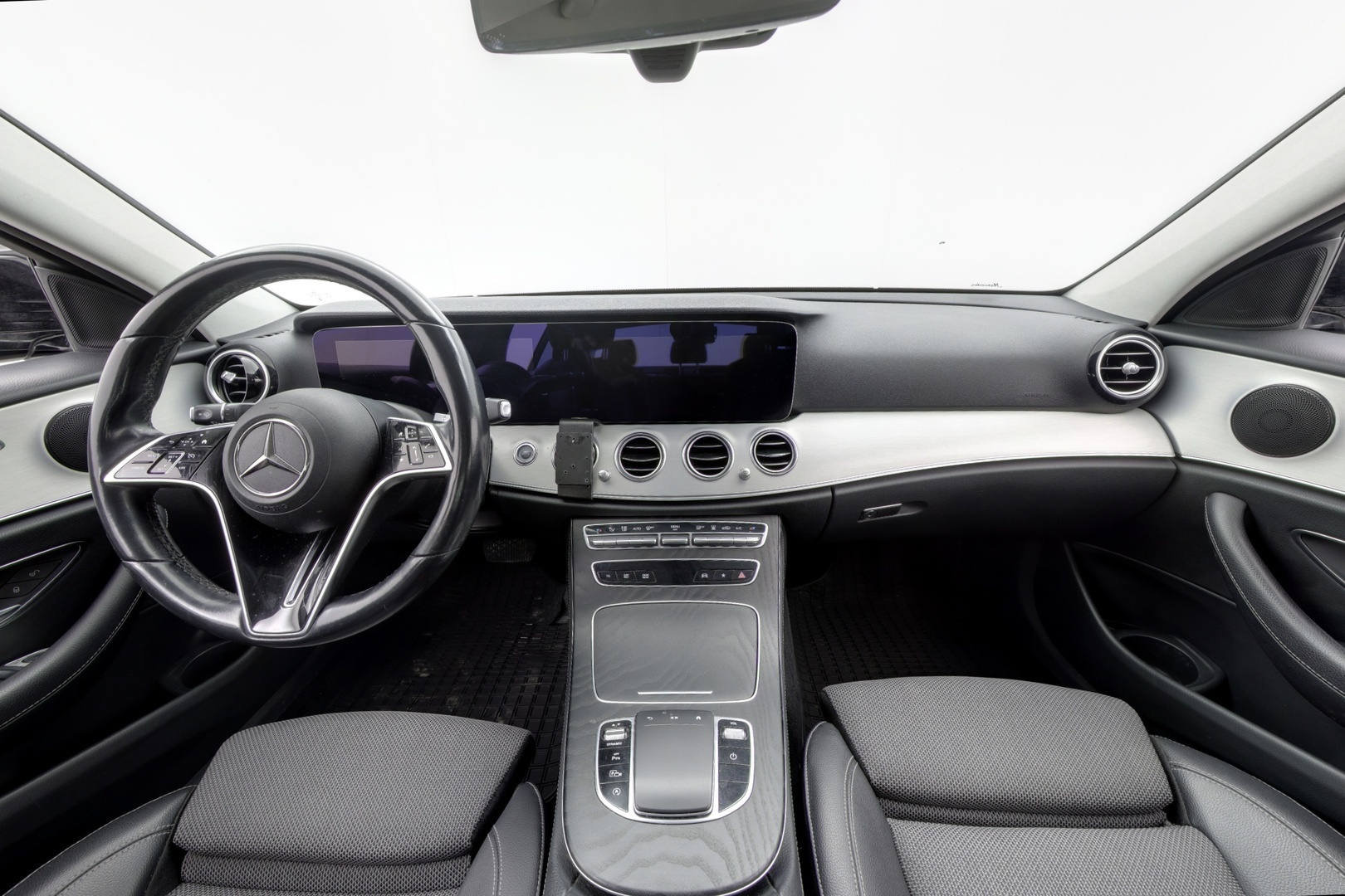 MERCEDES-BENZ E 2022