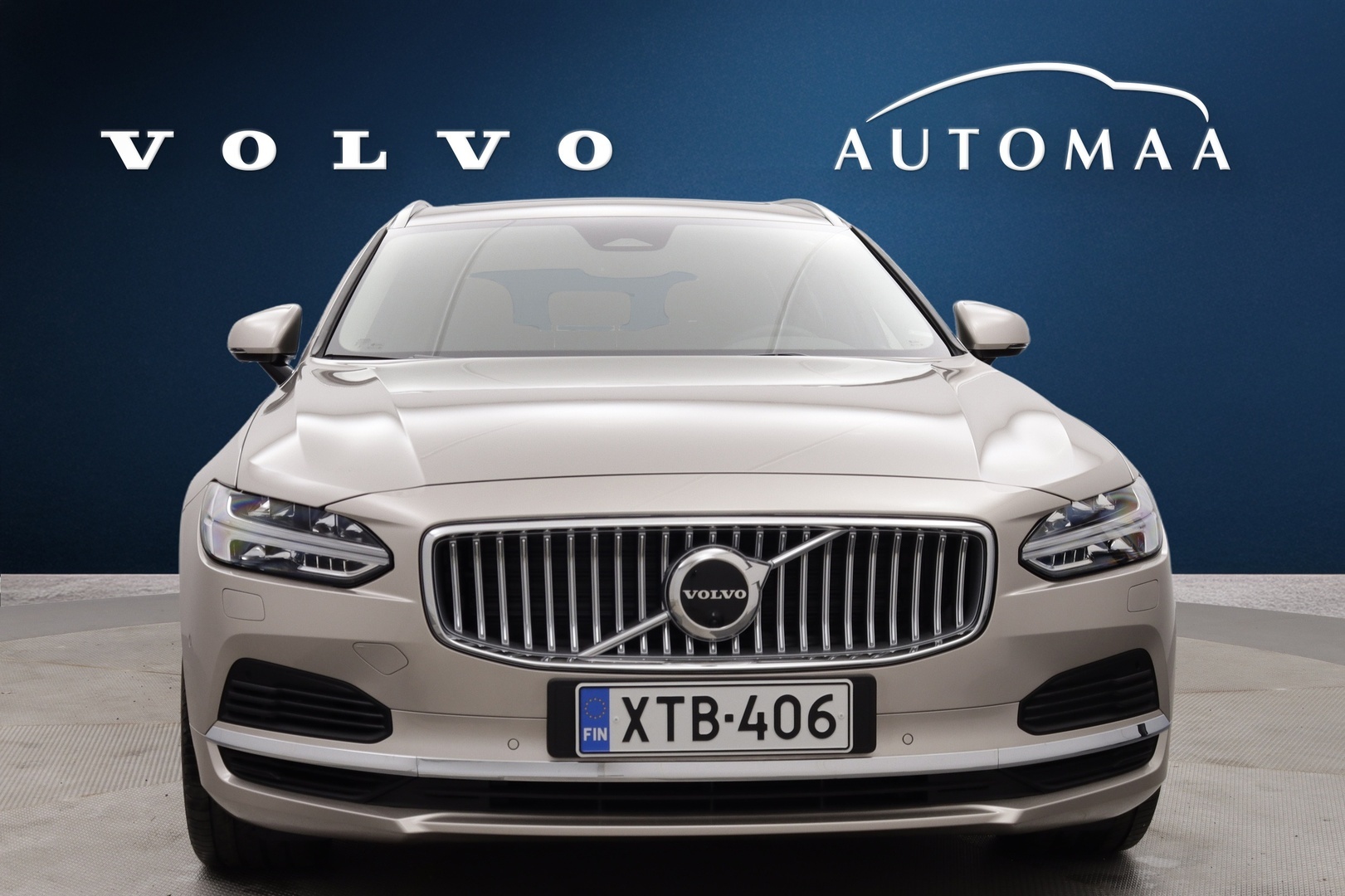 VOLVO V90 2025