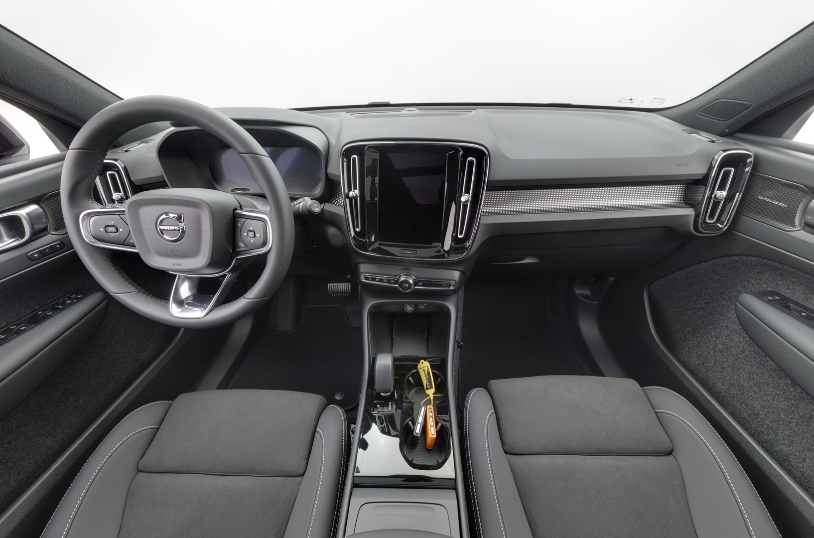 VOLVO EX40 2027