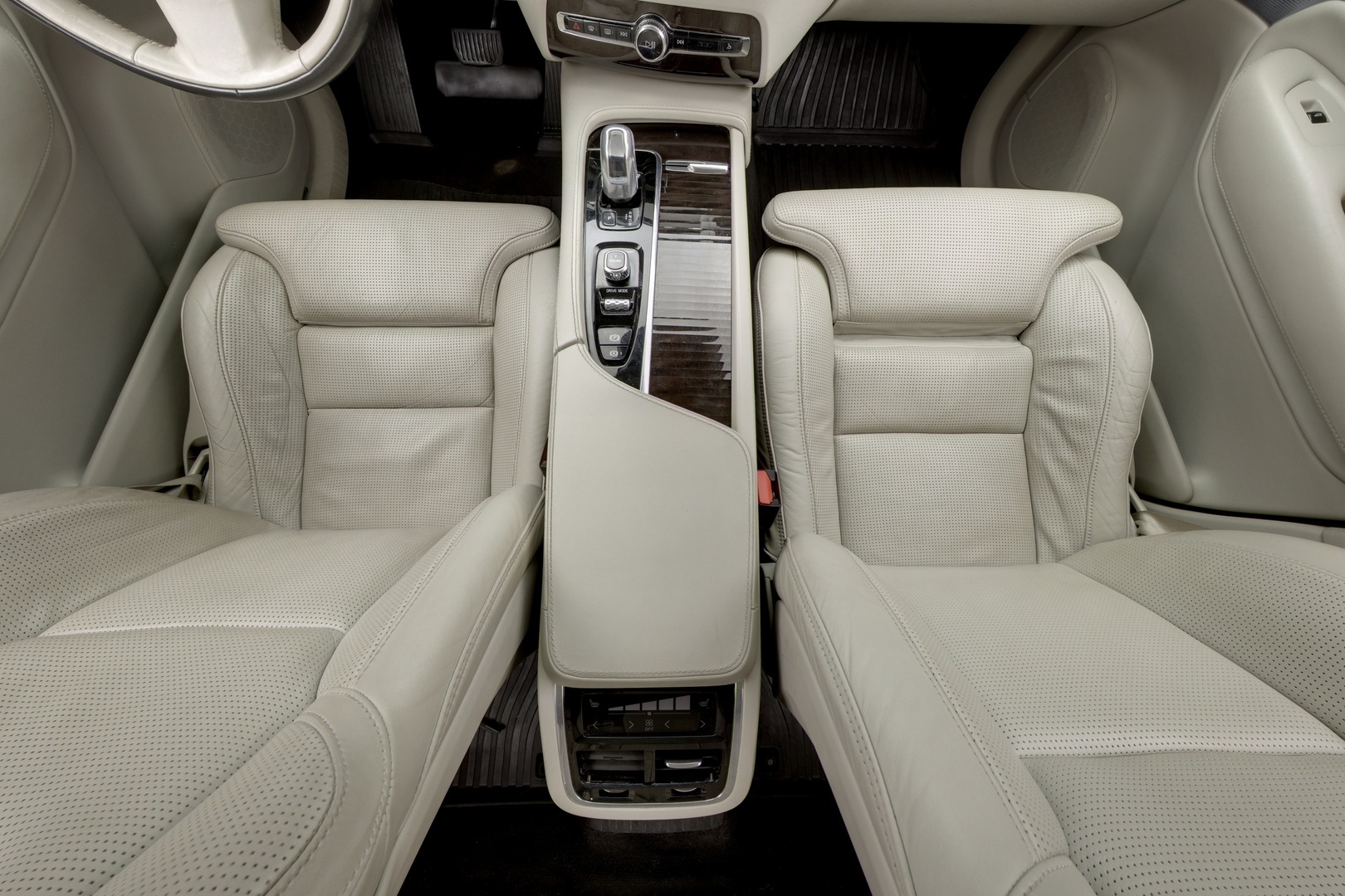 VOLVO XC90 2017