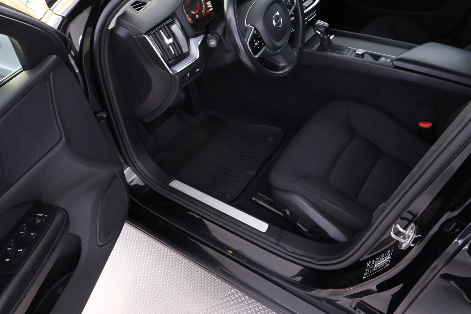 VOLVO V60 2018