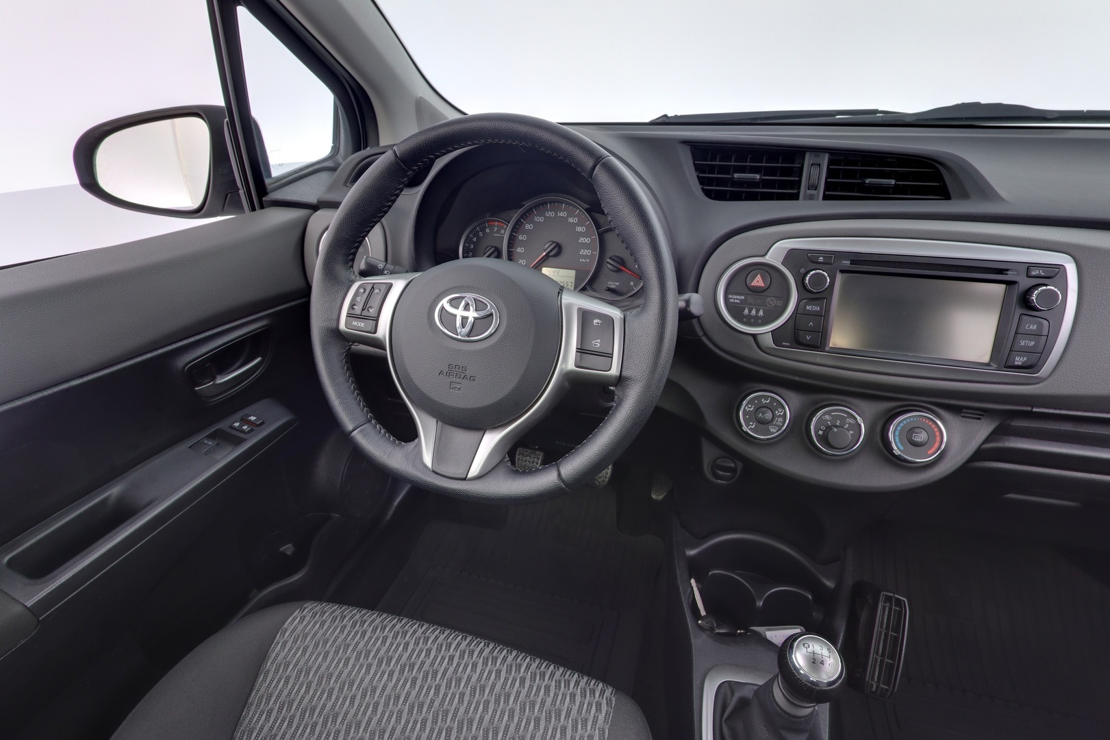 TOYOTA Yaris 2013