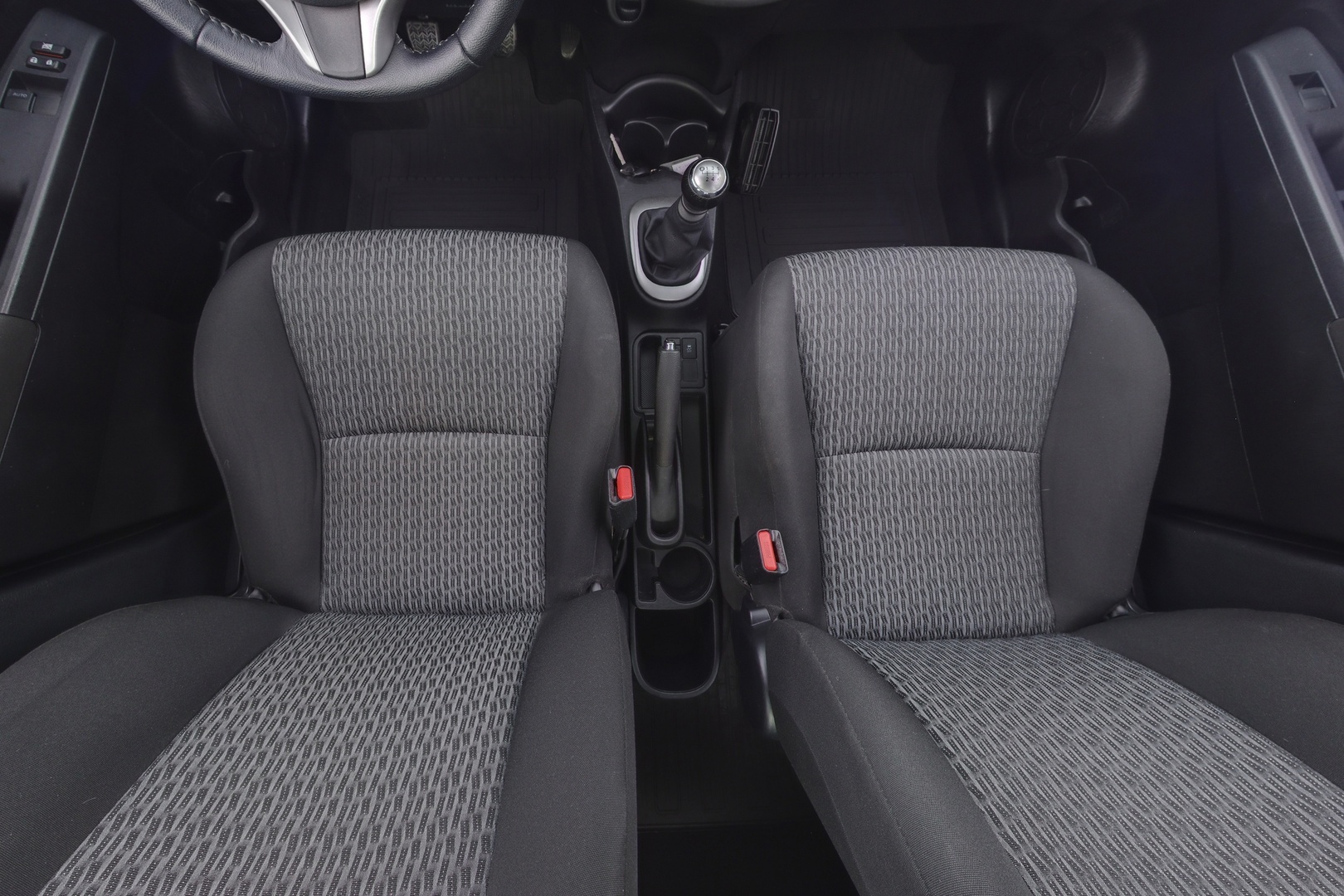 TOYOTA Yaris 2013
