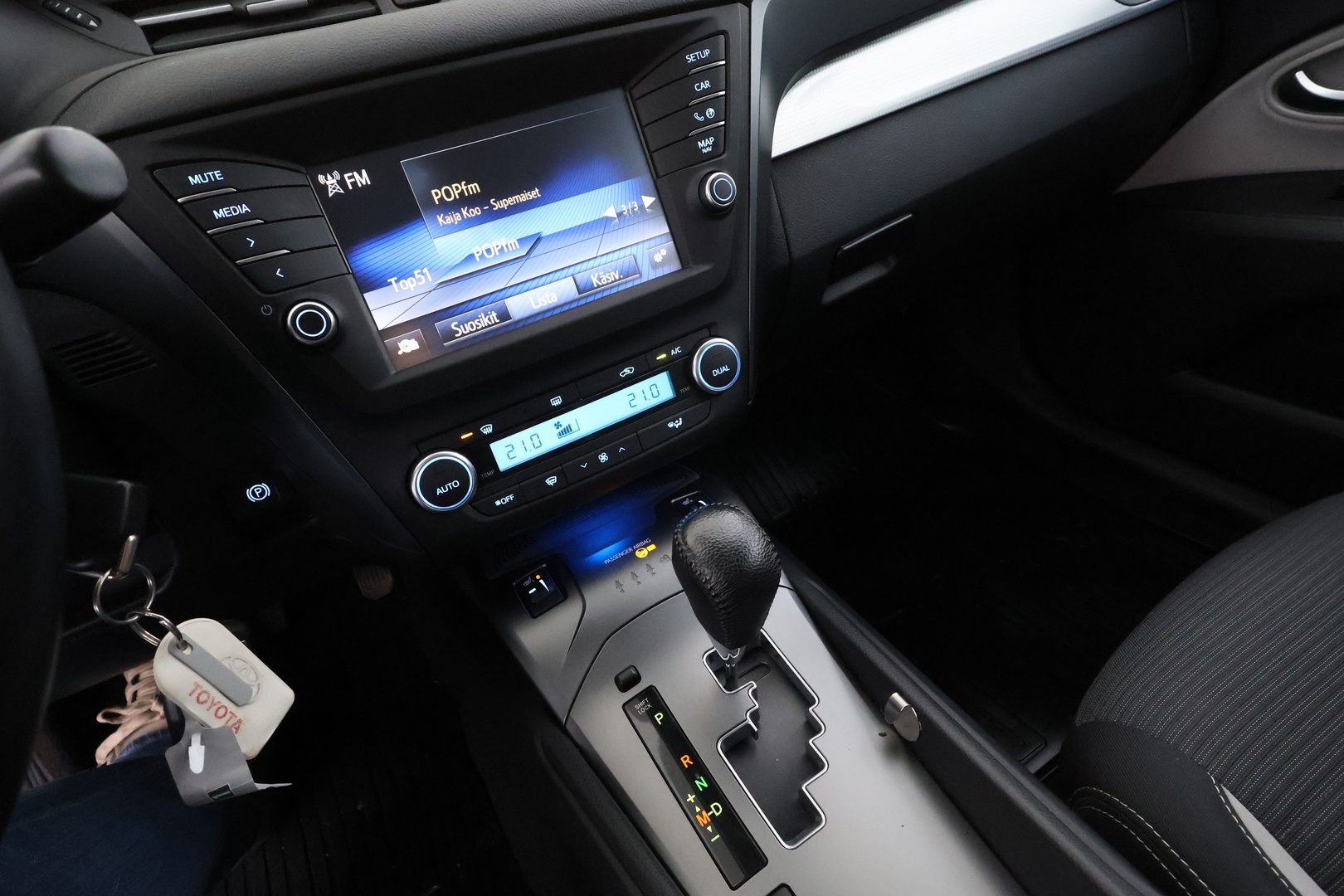 TOYOTA Avensis 2016