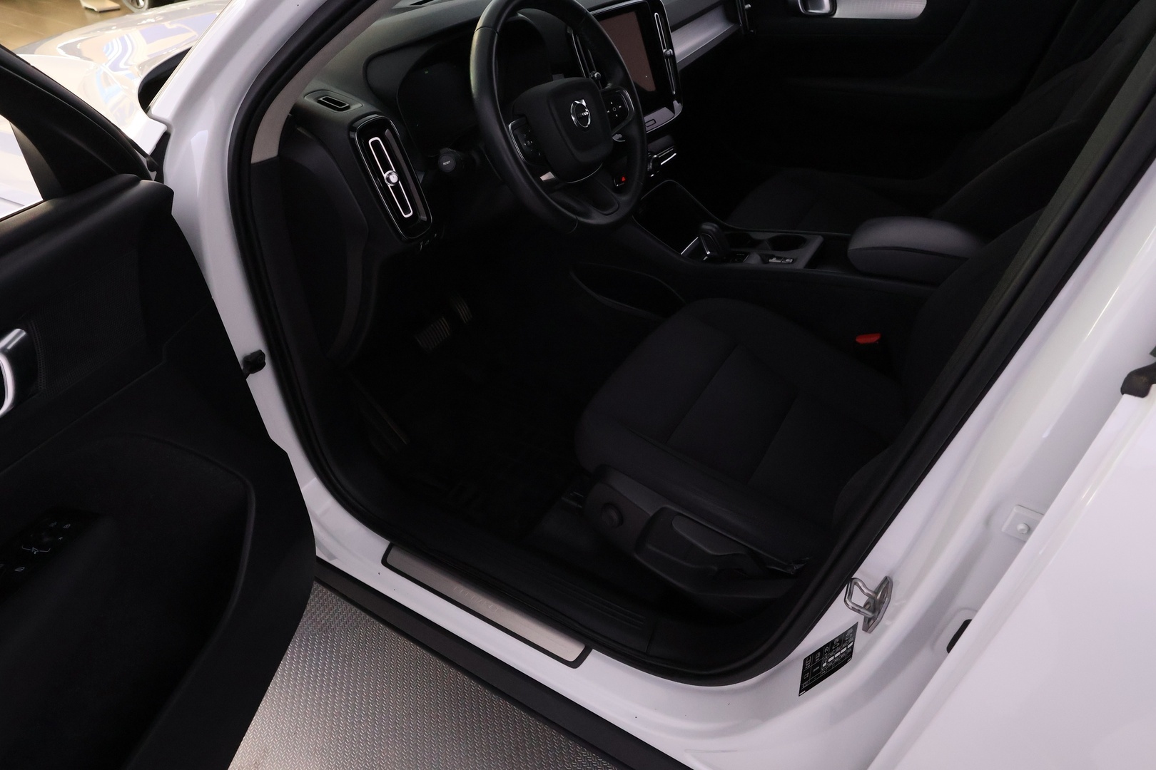 VOLVO XC40 2021