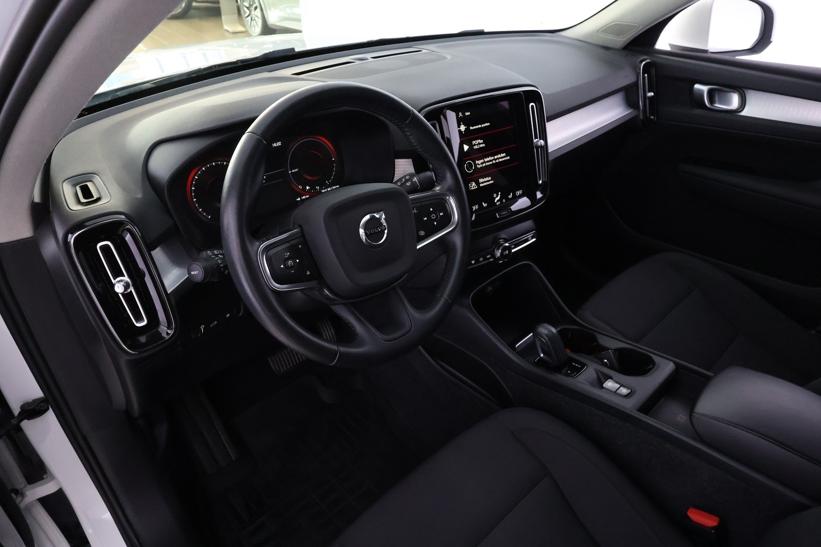 VOLVO XC40 2021