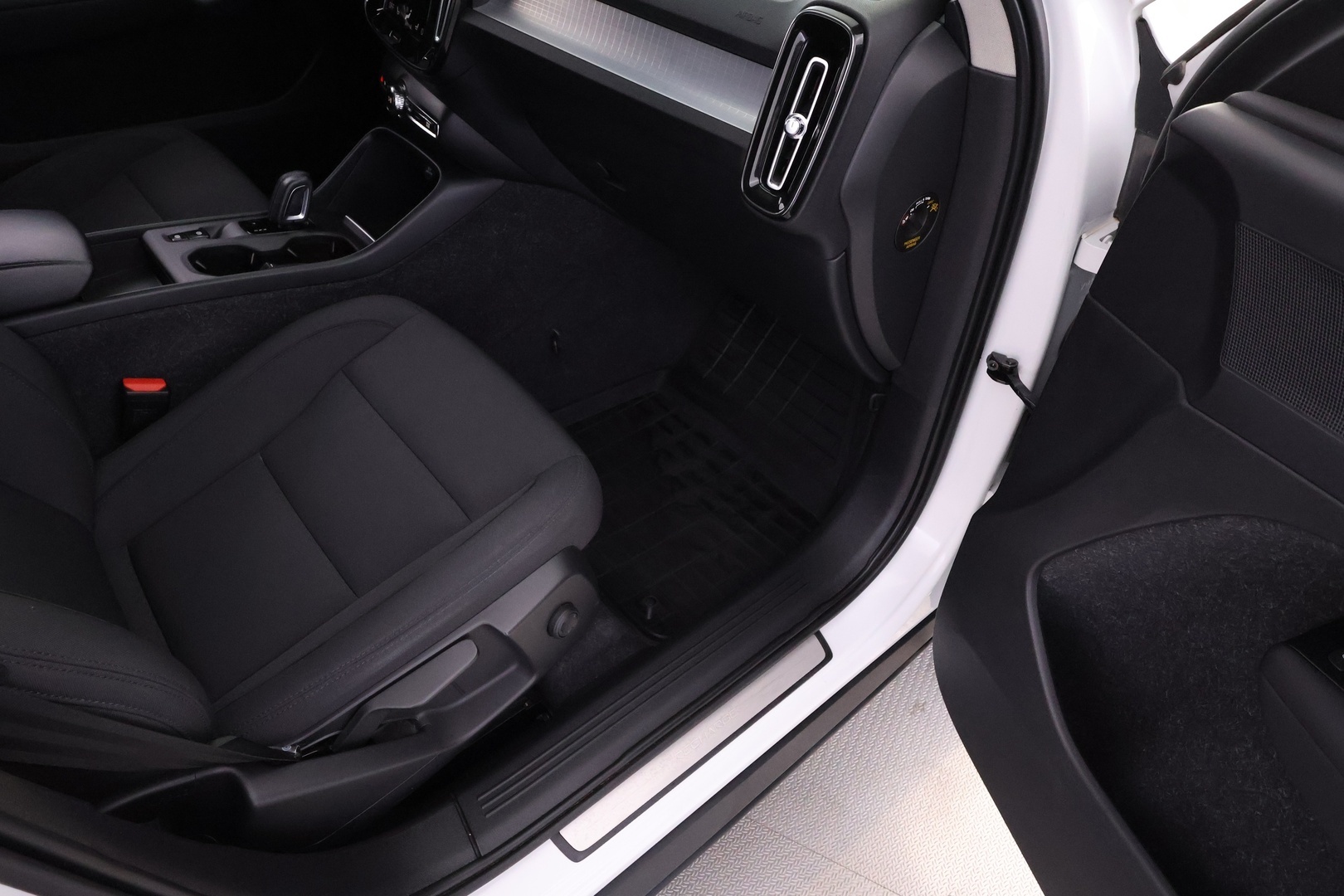VOLVO XC40 2021