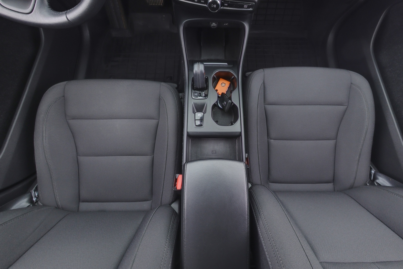 VOLVO XC40 2021