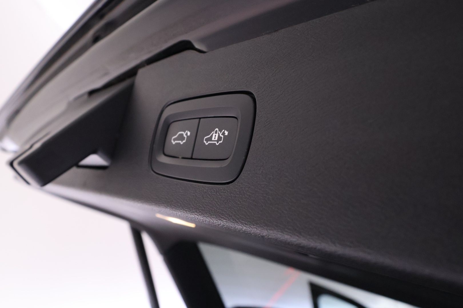 VOLVO V60 2023