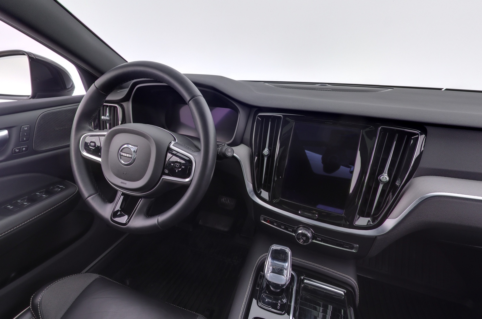 VOLVO V60 2023