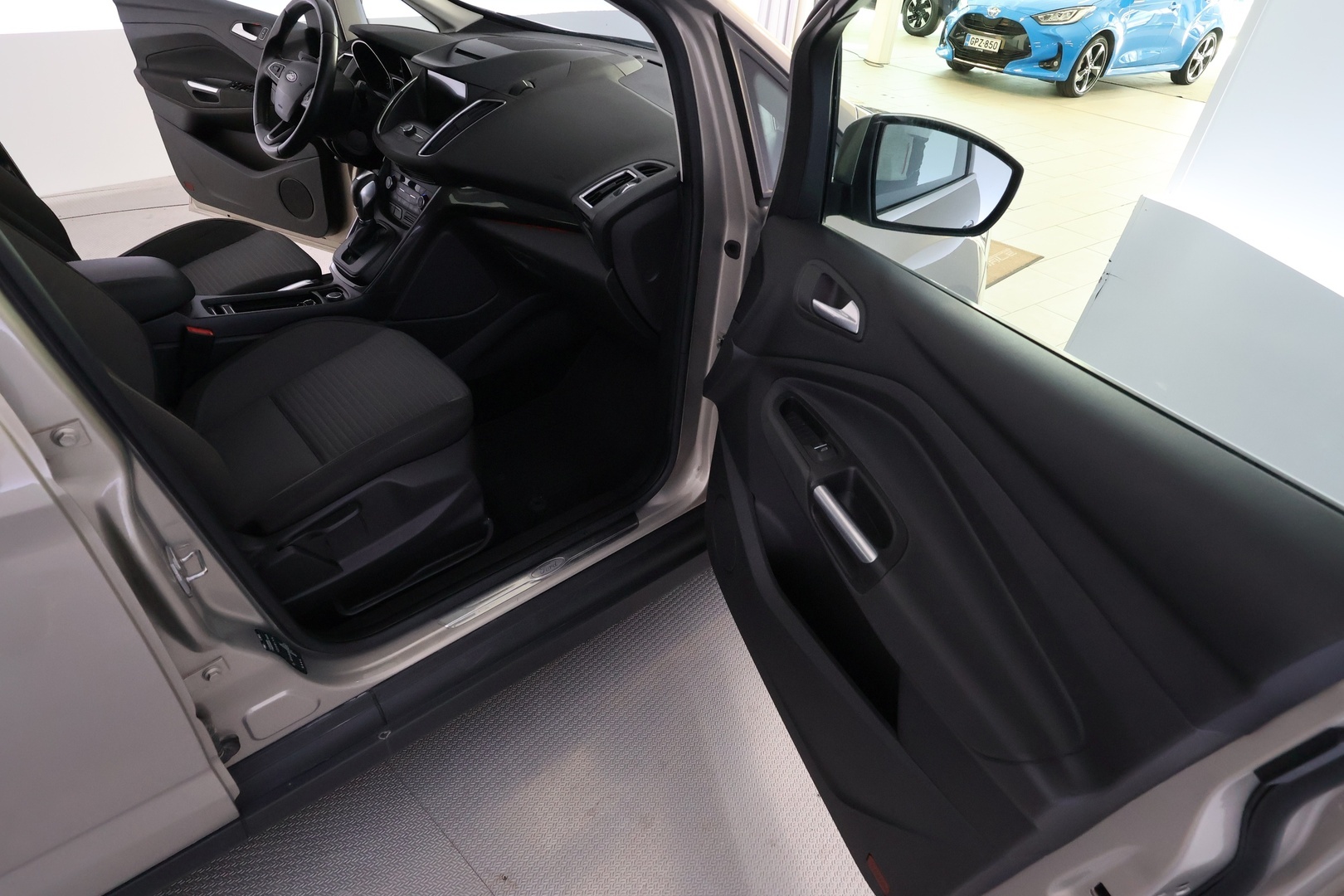 FORD C-Max 19