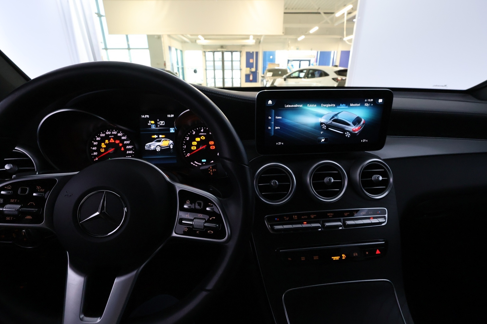 MERCEDES-BENZ GLC 2022