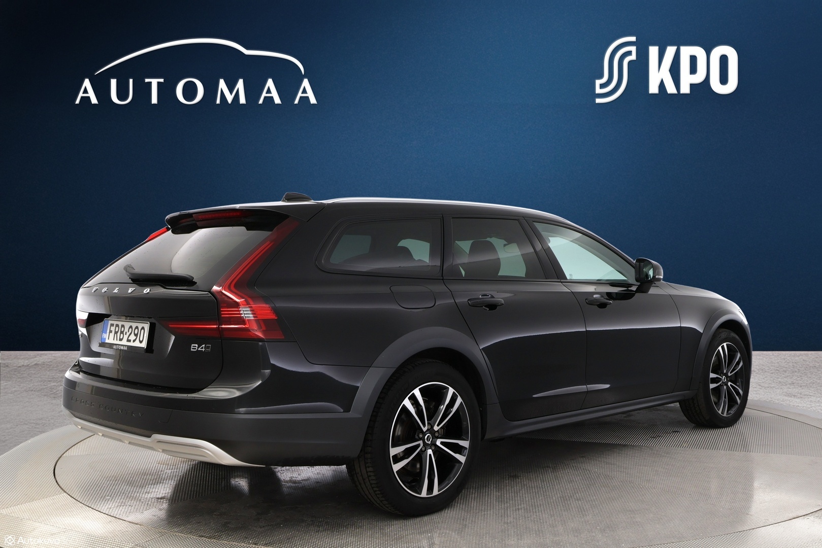 VOLVO V90 Cross Country 4