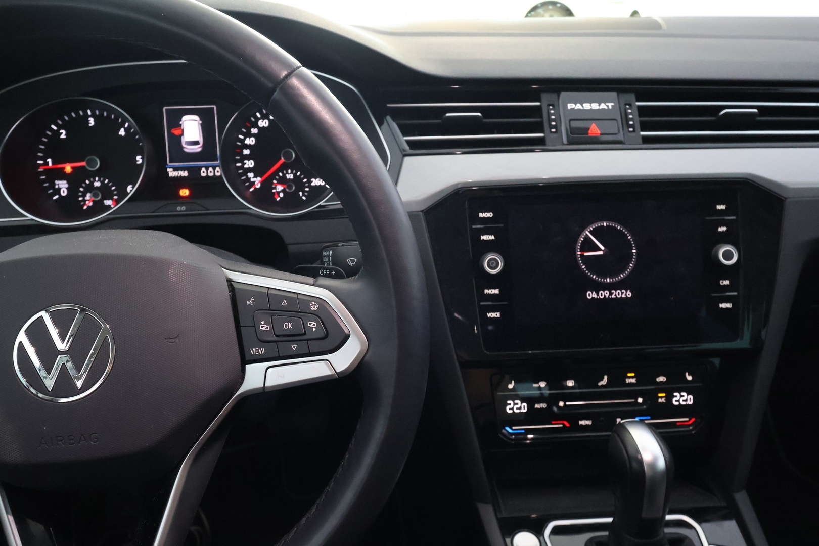 VOLKSWAGEN Passat 2023
