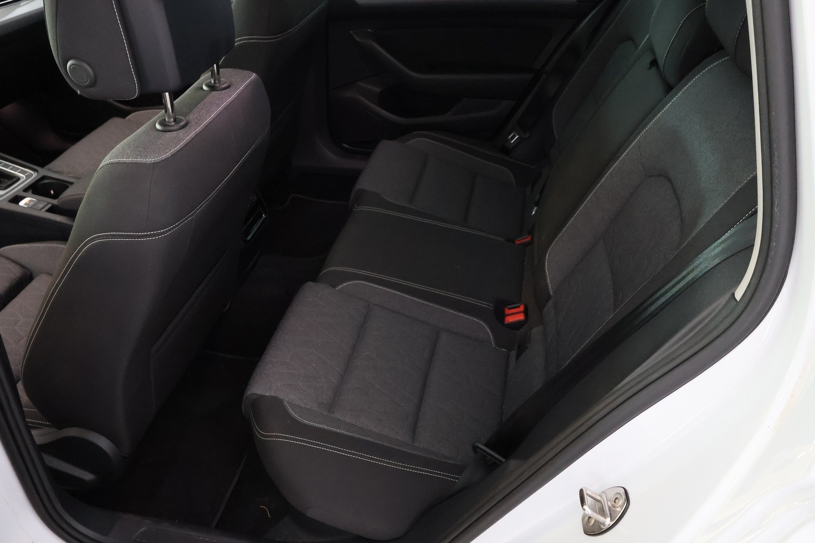 VOLKSWAGEN Passat 2023