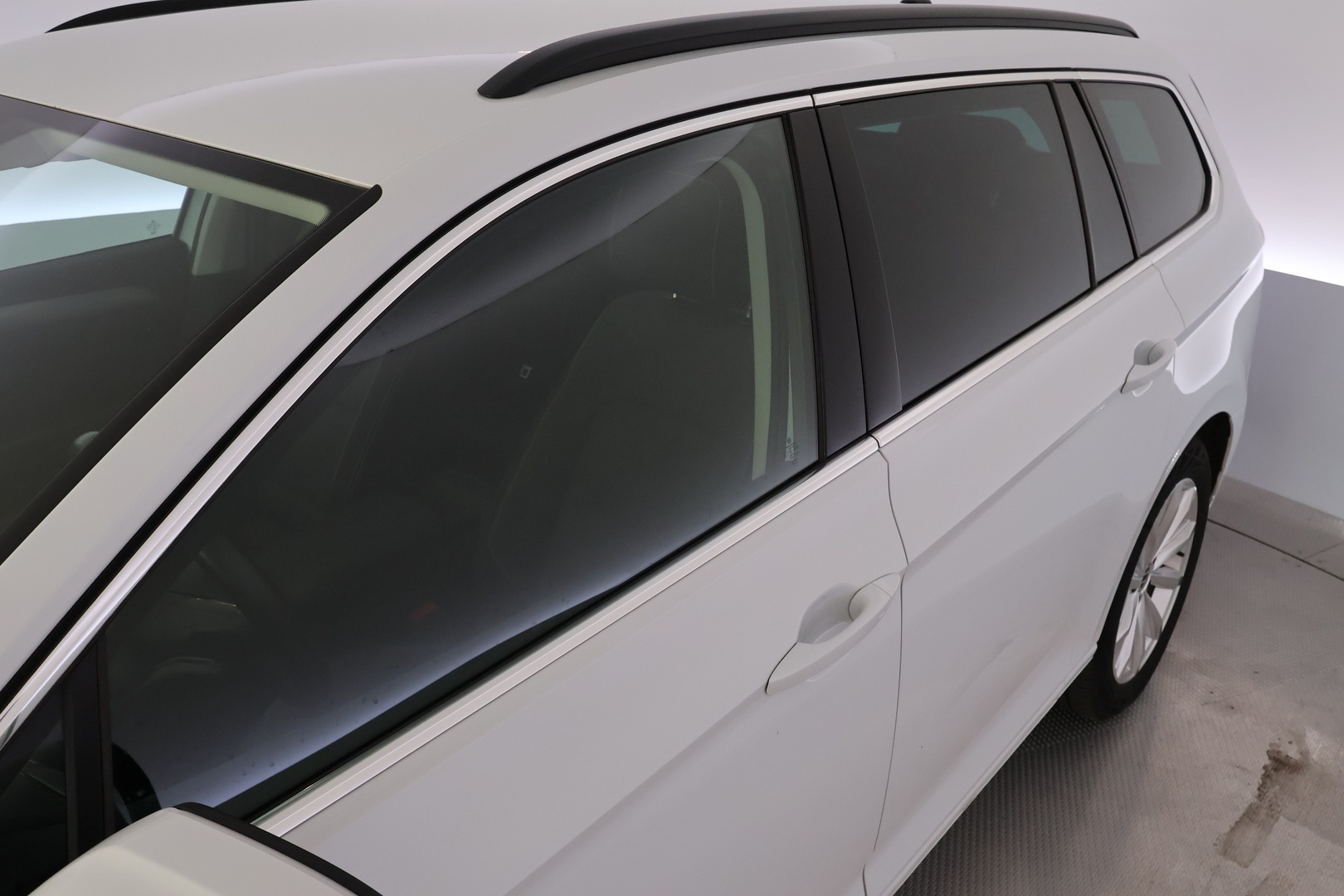 VOLKSWAGEN Passat 2023