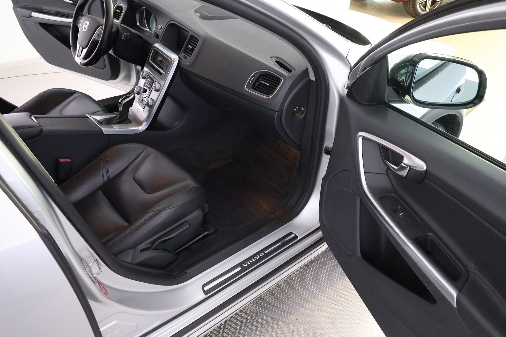 VOLVO V60 Cross Country 2016