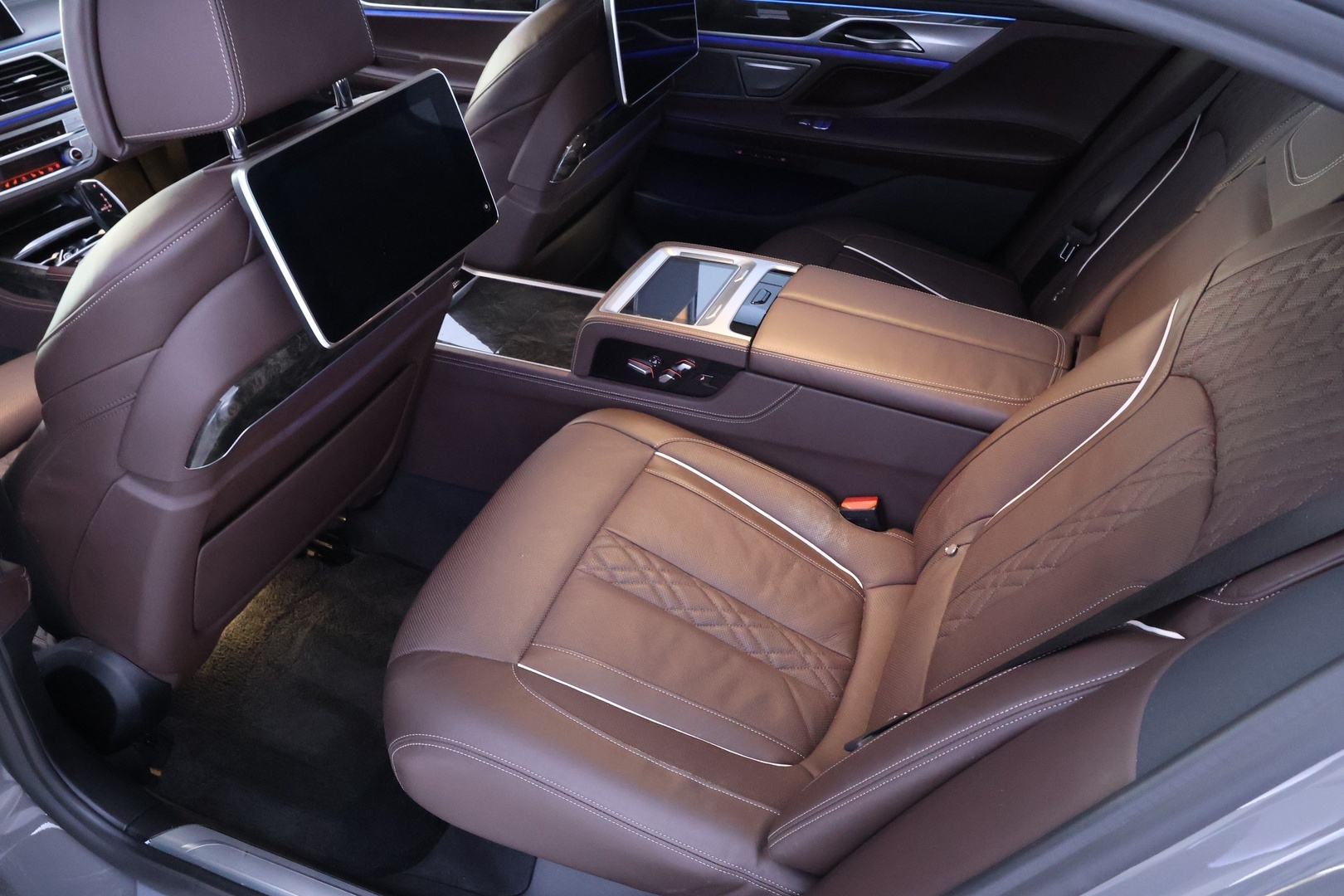 BMW 745 2019