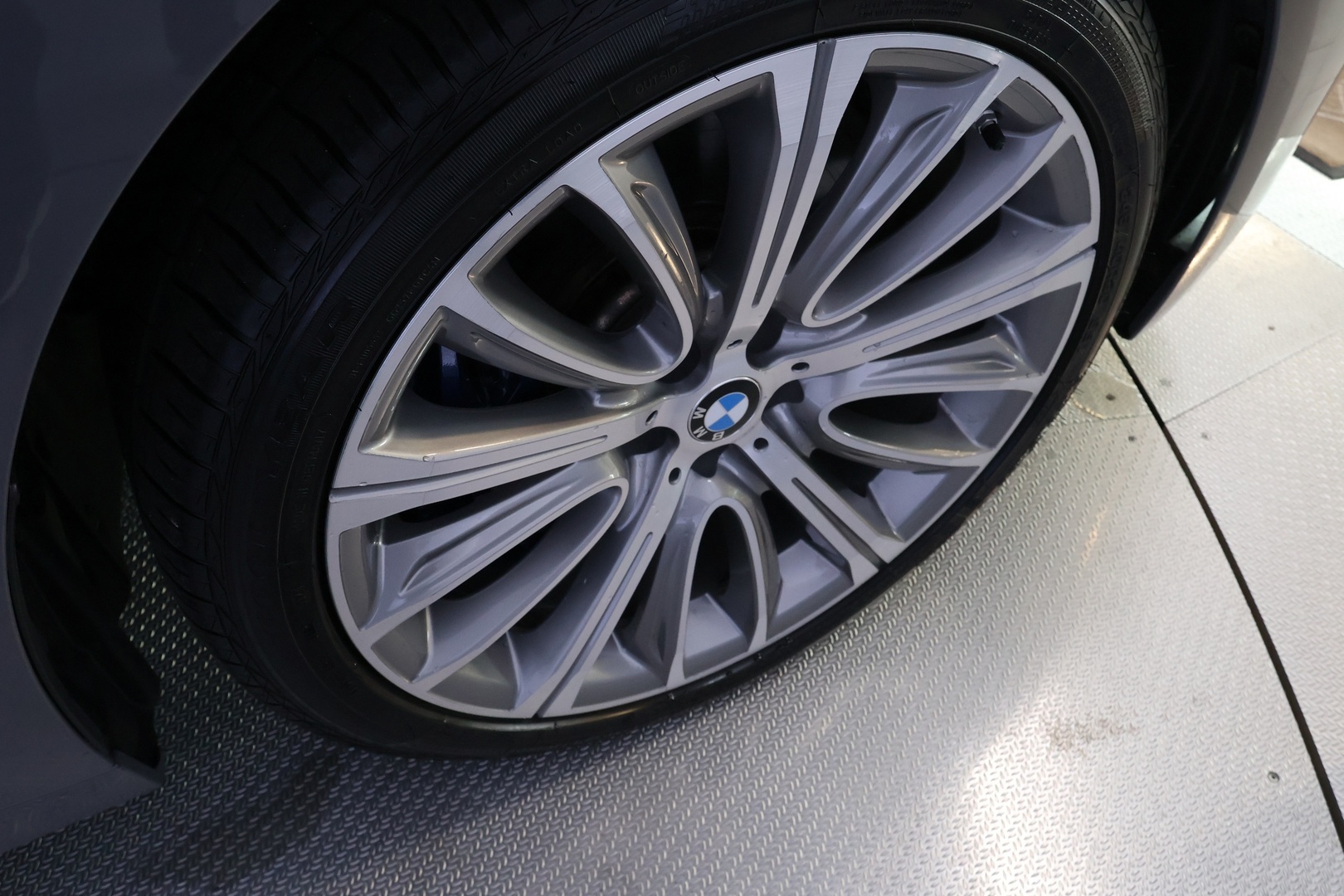 BMW 745 2019