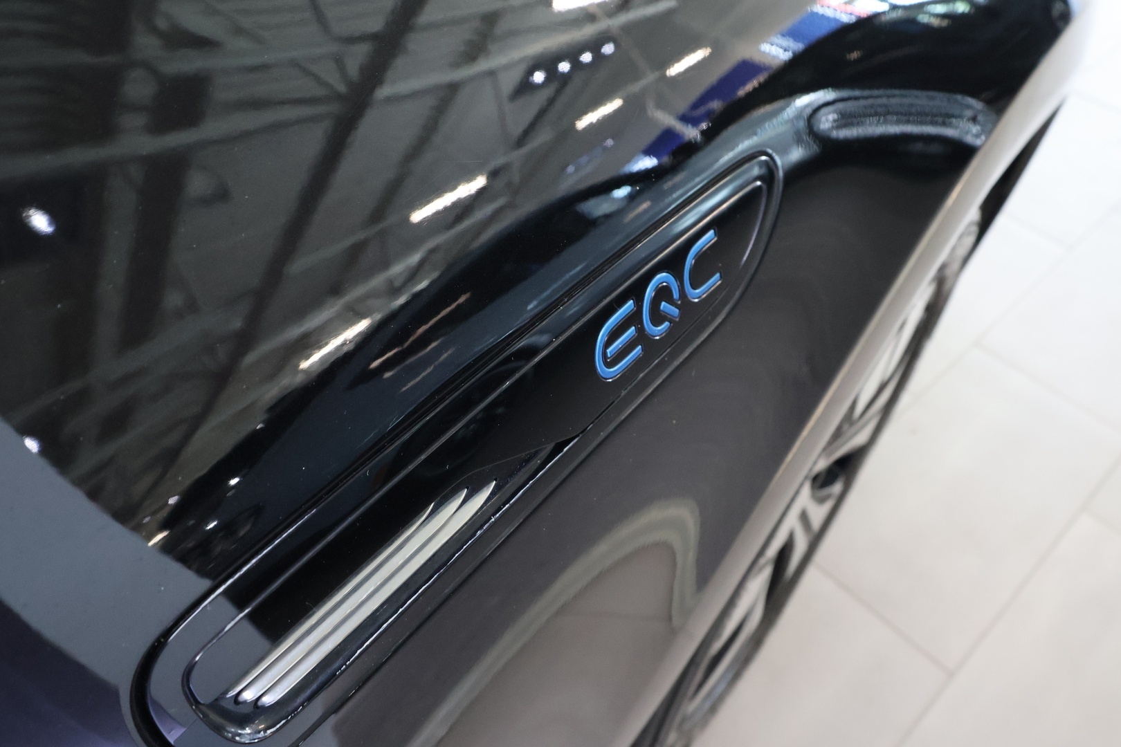 MERCEDES-BENZ EQC 2021