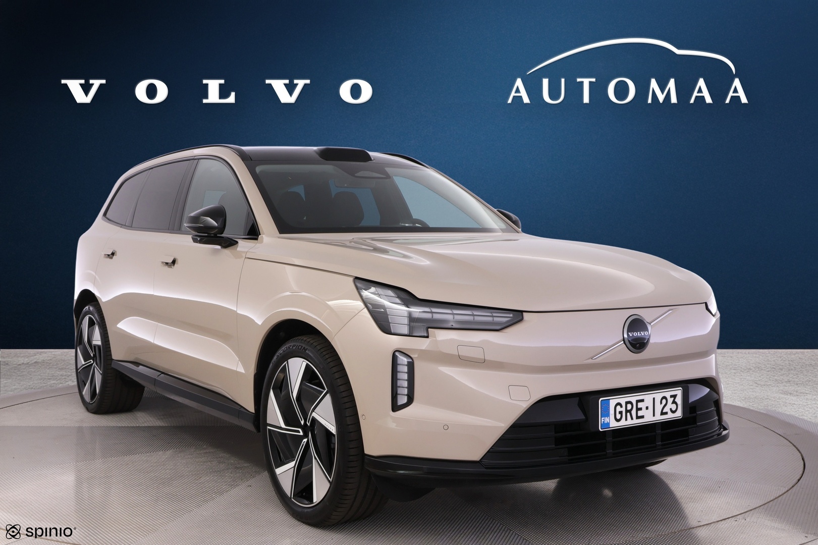 VOLVO EX90 3