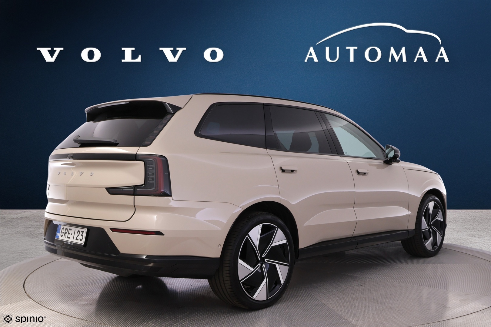 VOLVO EX90 4