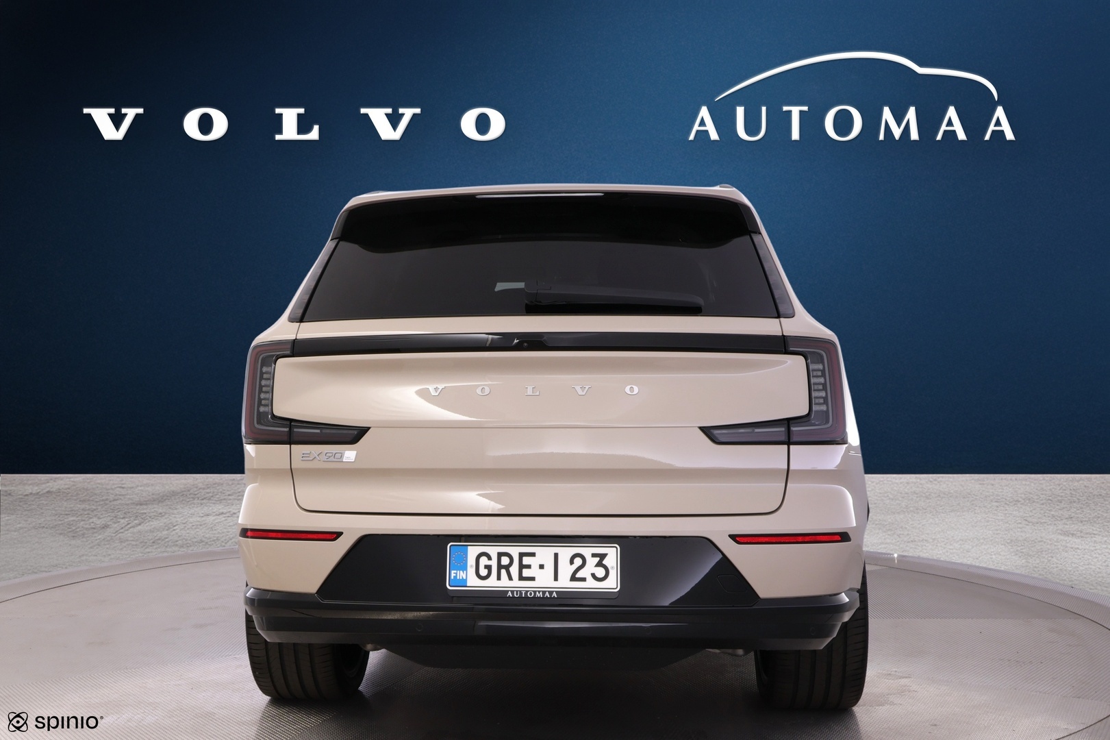 VOLVO EX90 5