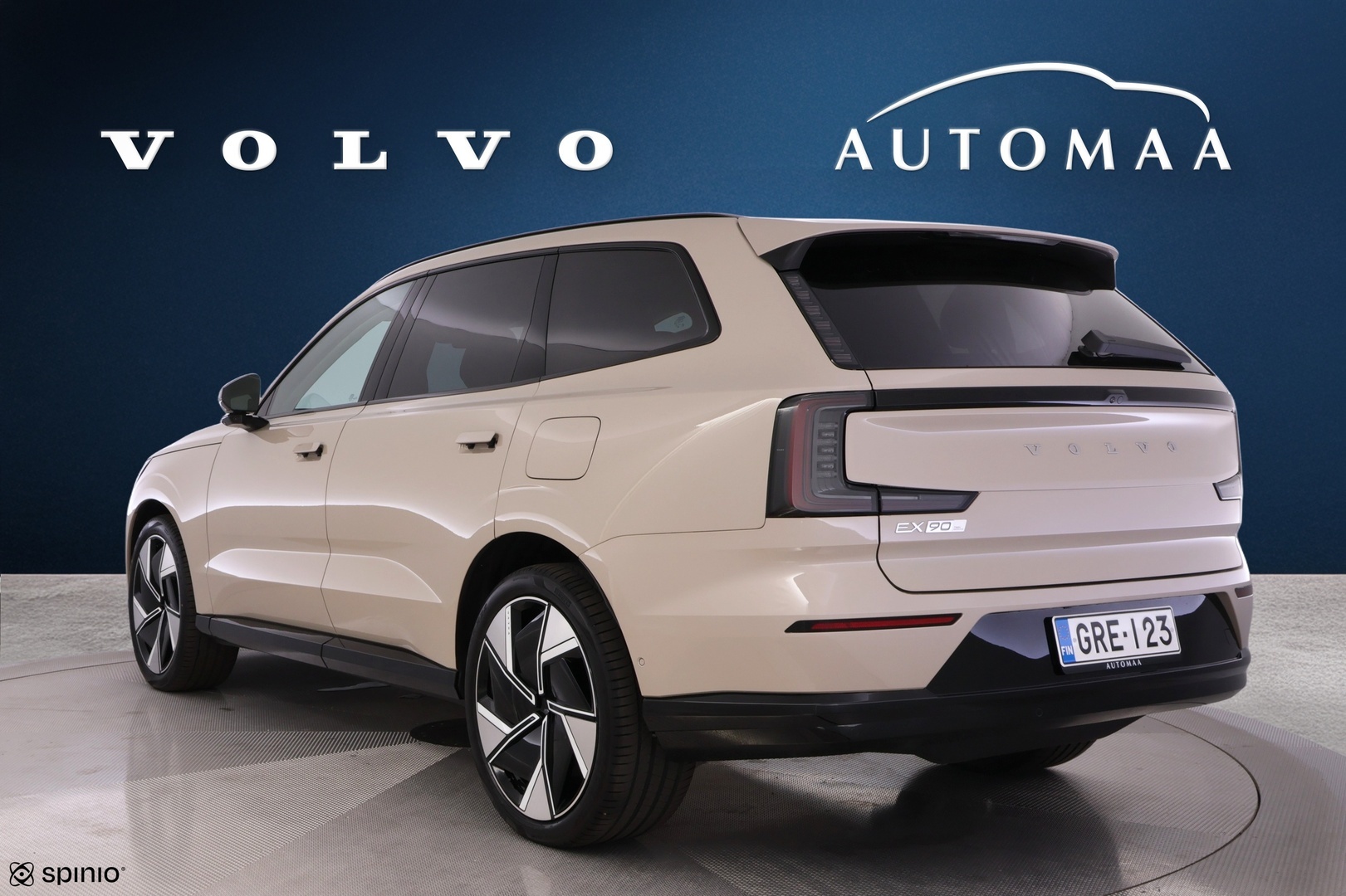 VOLVO EX90 6