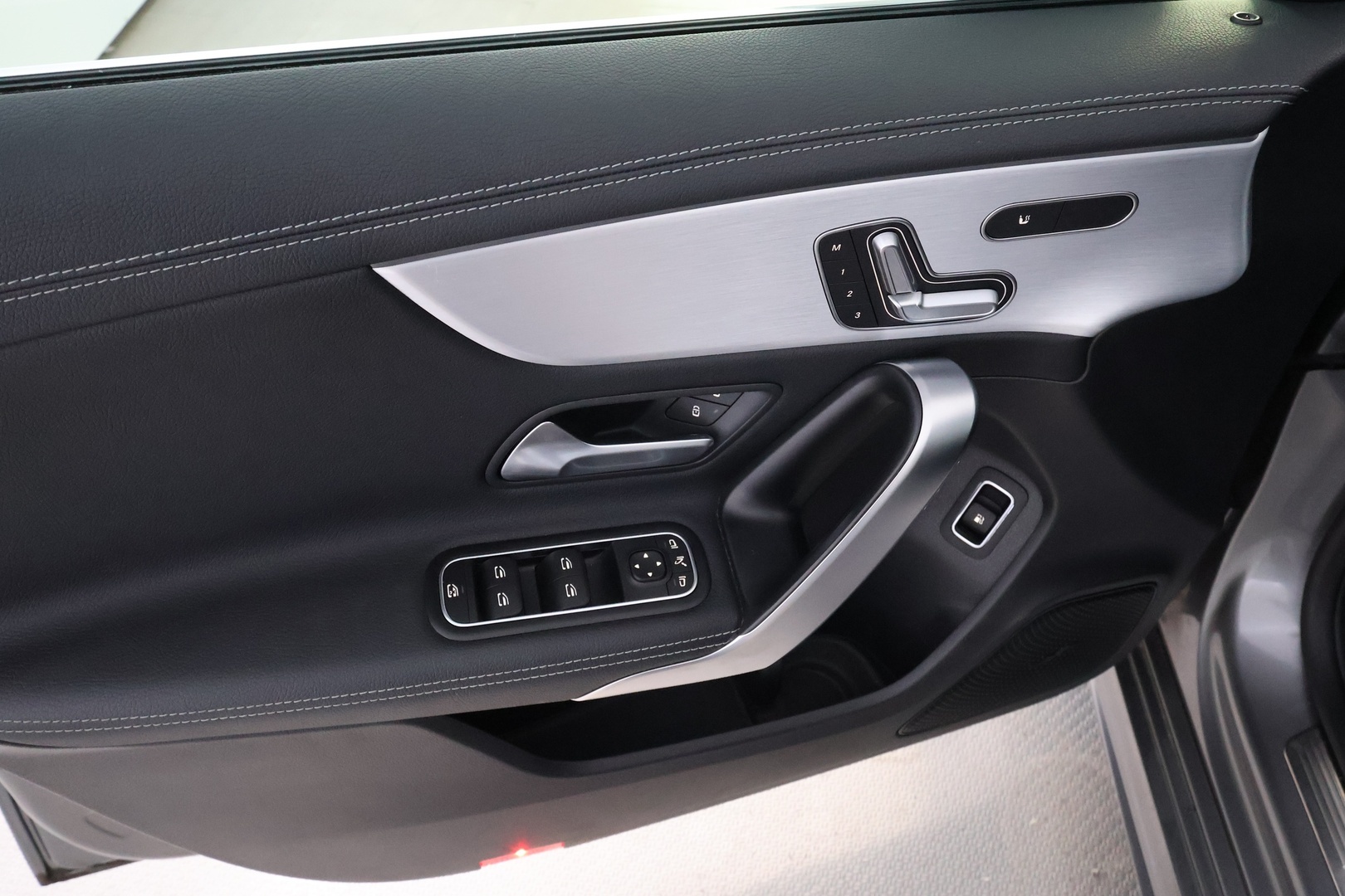 MERCEDES-BENZ A 2020