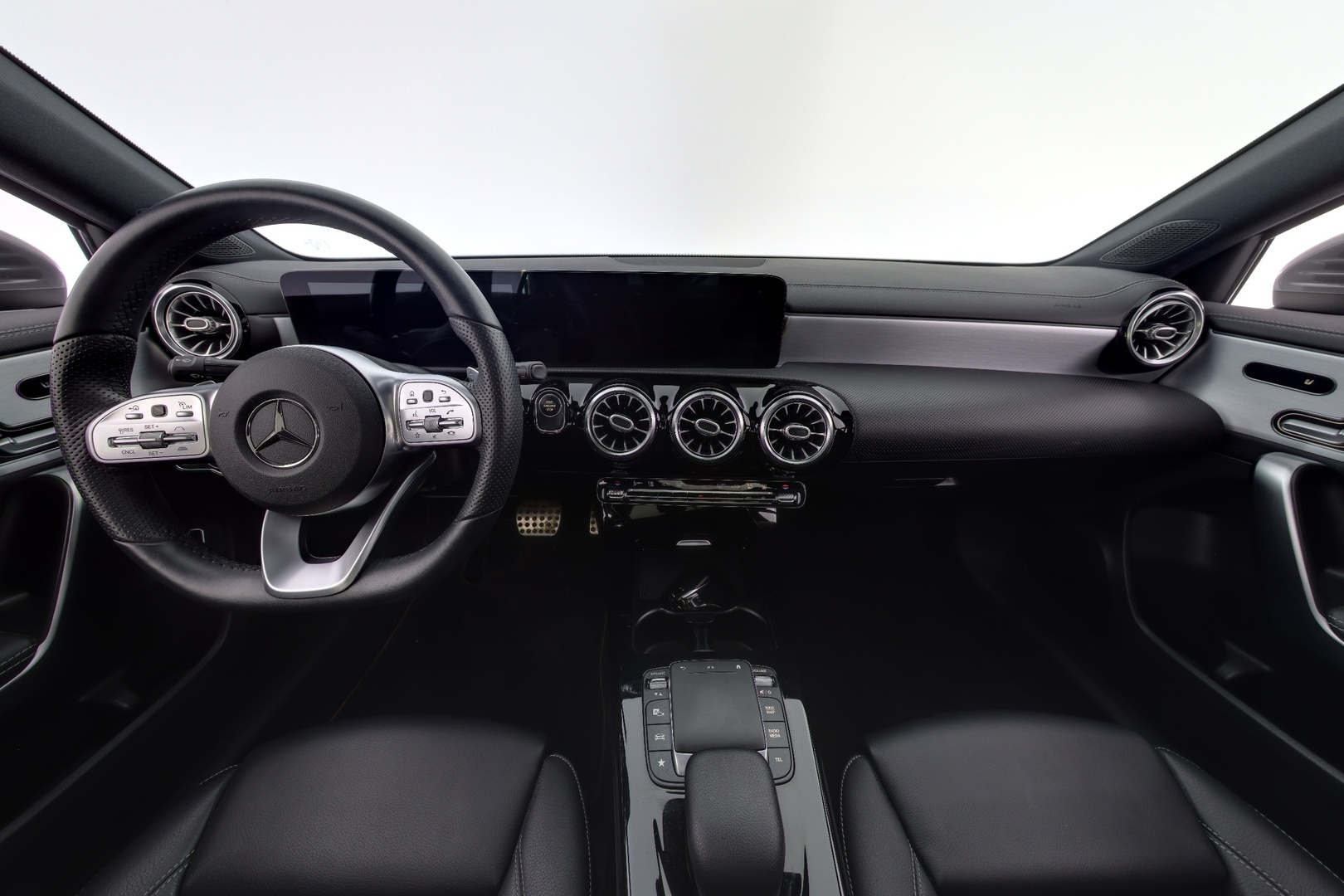 MERCEDES-BENZ A 2020